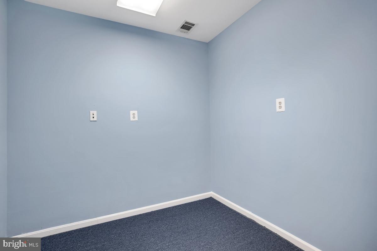 FRANKLIN PARK - Commercial Sale