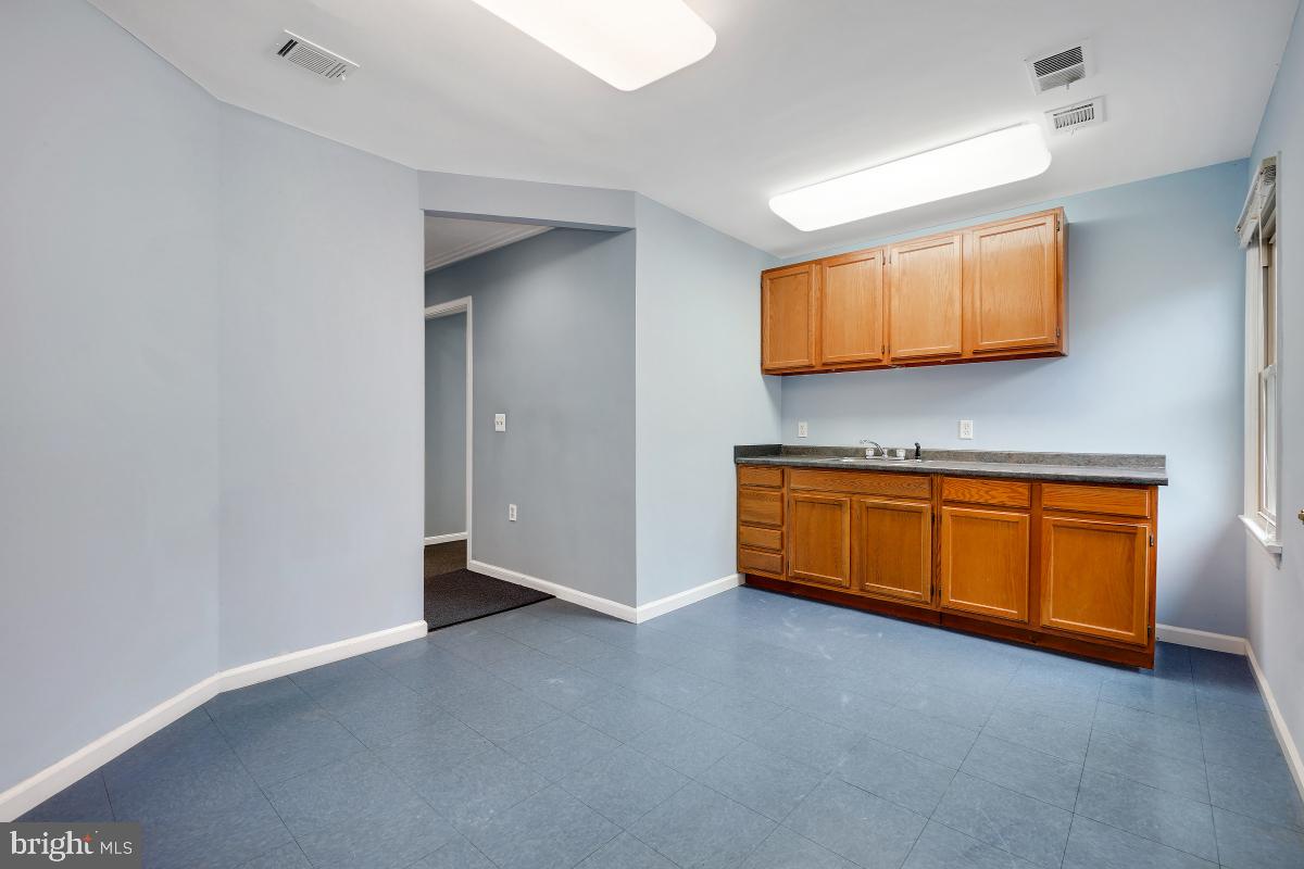 FRANKLIN PARK - Commercial Sale