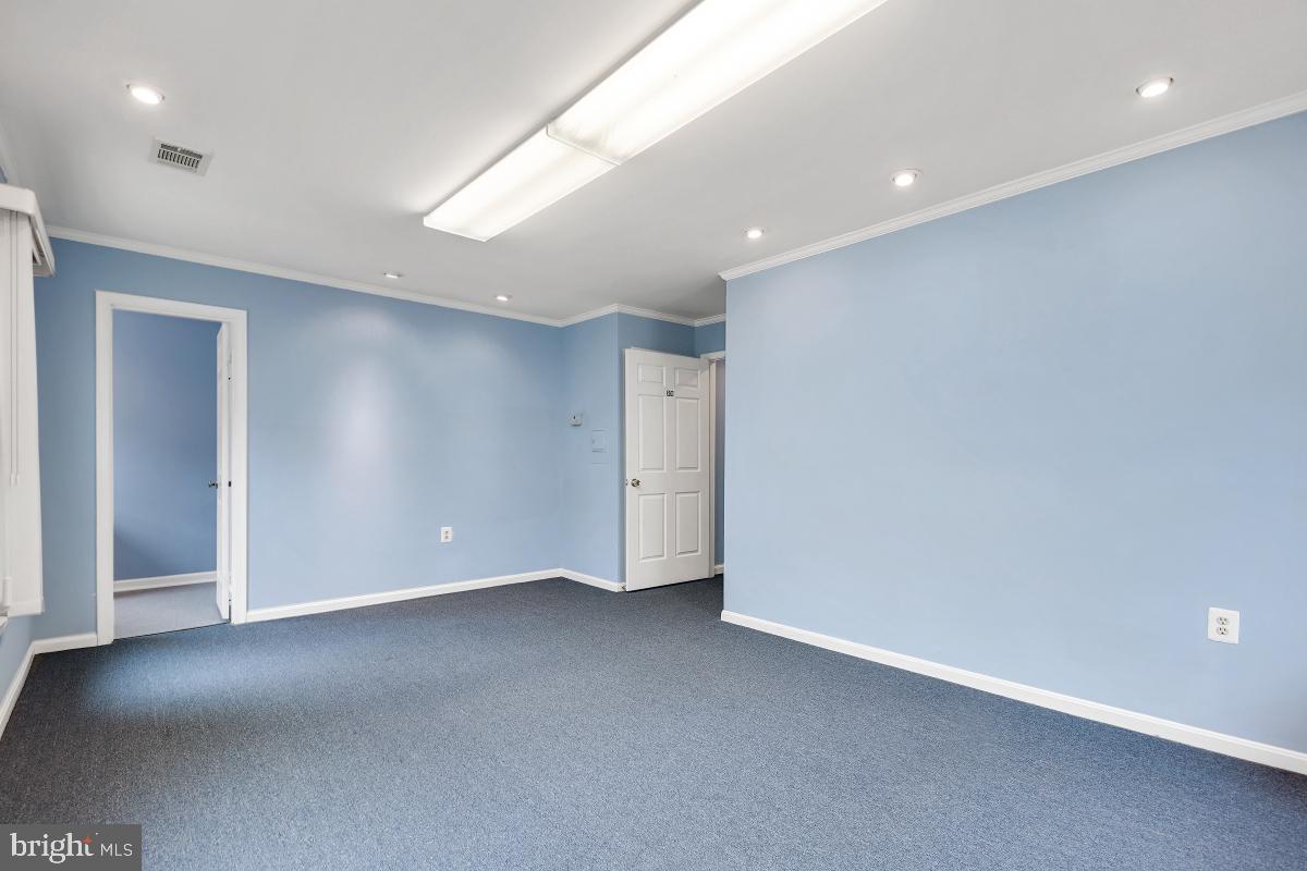 FRANKLIN PARK - Commercial Sale