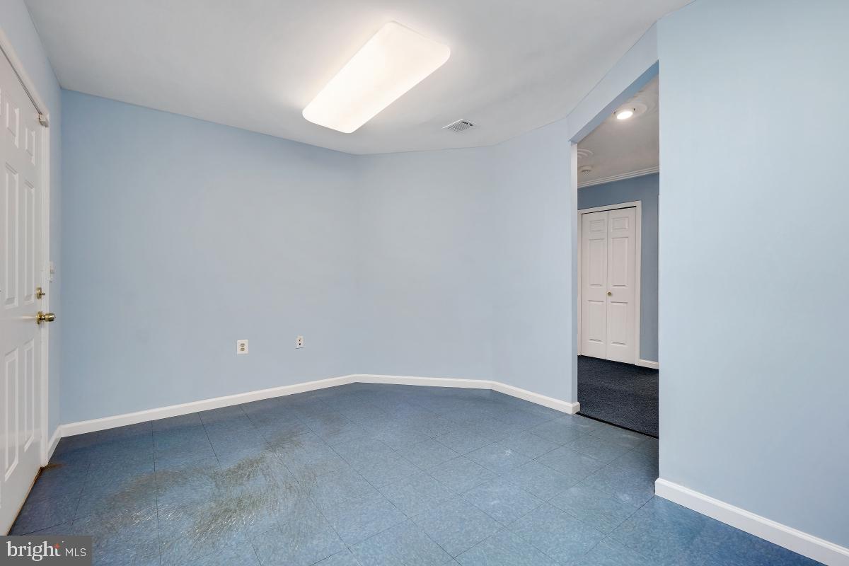 FRANKLIN PARK - Commercial Sale