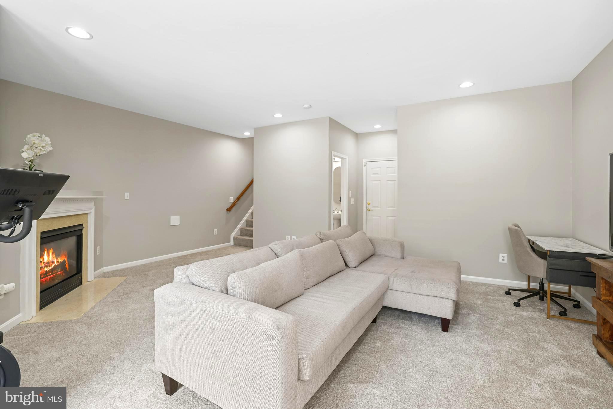 LANSDOWNE ON THE POTOMAC - Residential Lease