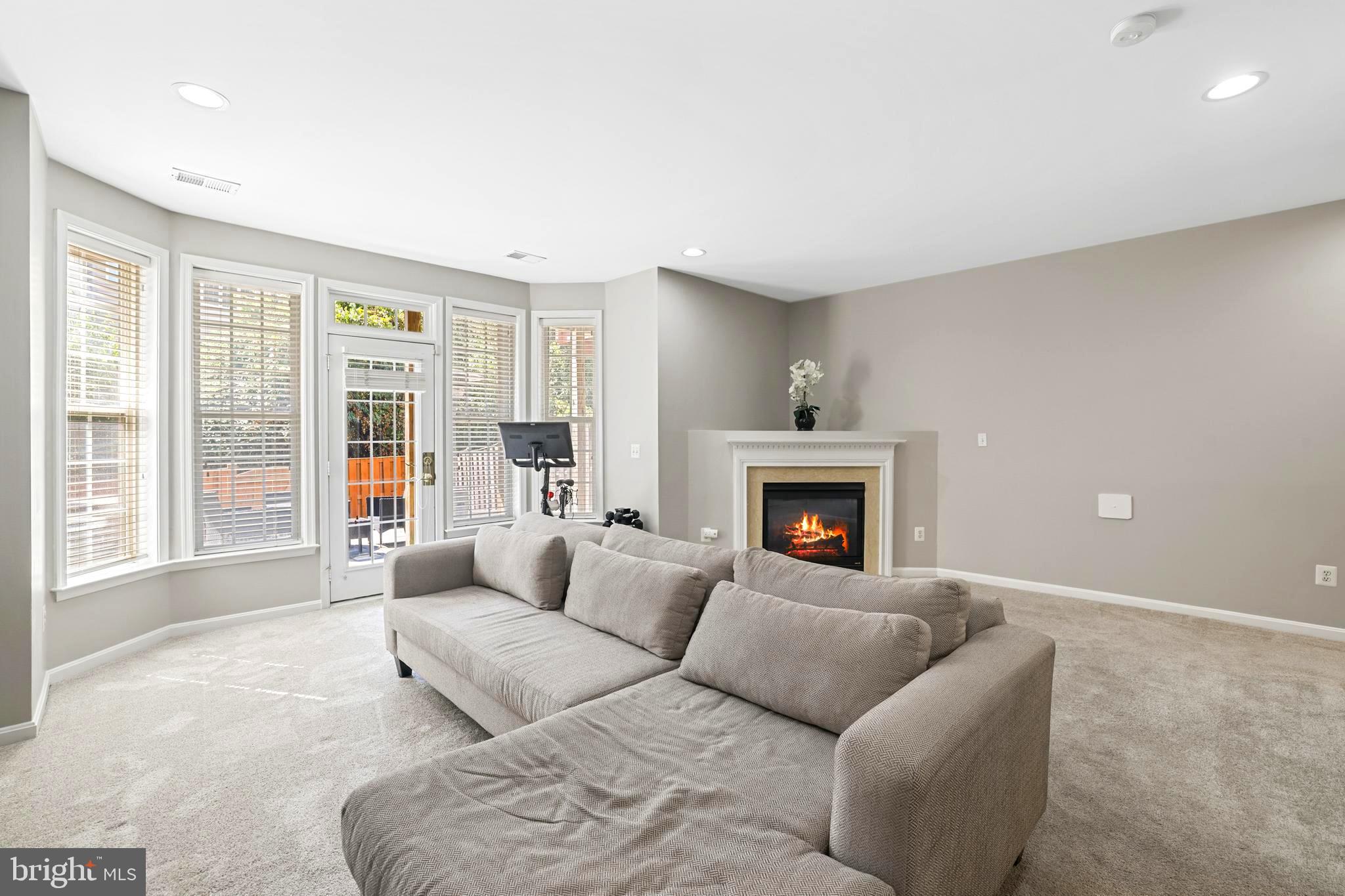 LANSDOWNE ON THE POTOMAC - Residential Lease