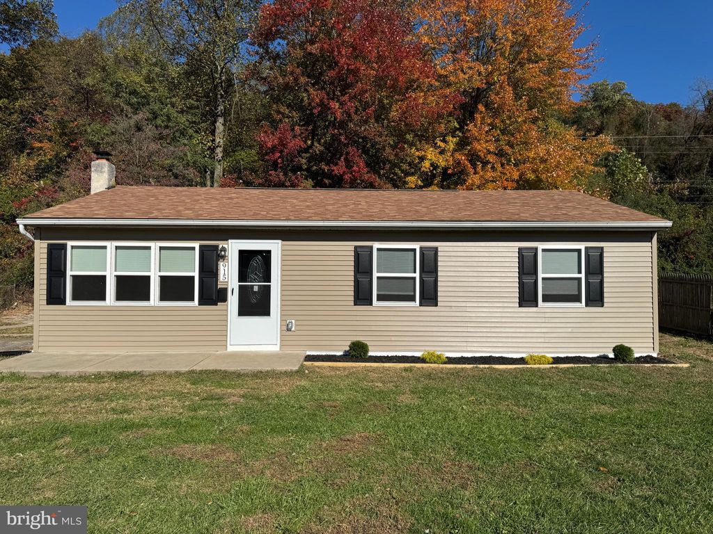 Photo of 915 Charles Street, COATESVILLE, PA 19320 (MLS # PACT2112202)