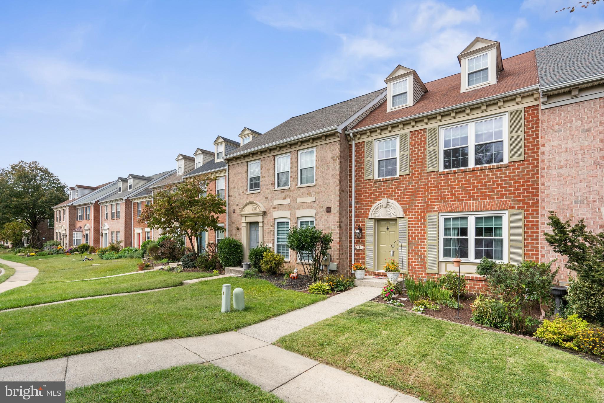 6 TIGREFF COURT