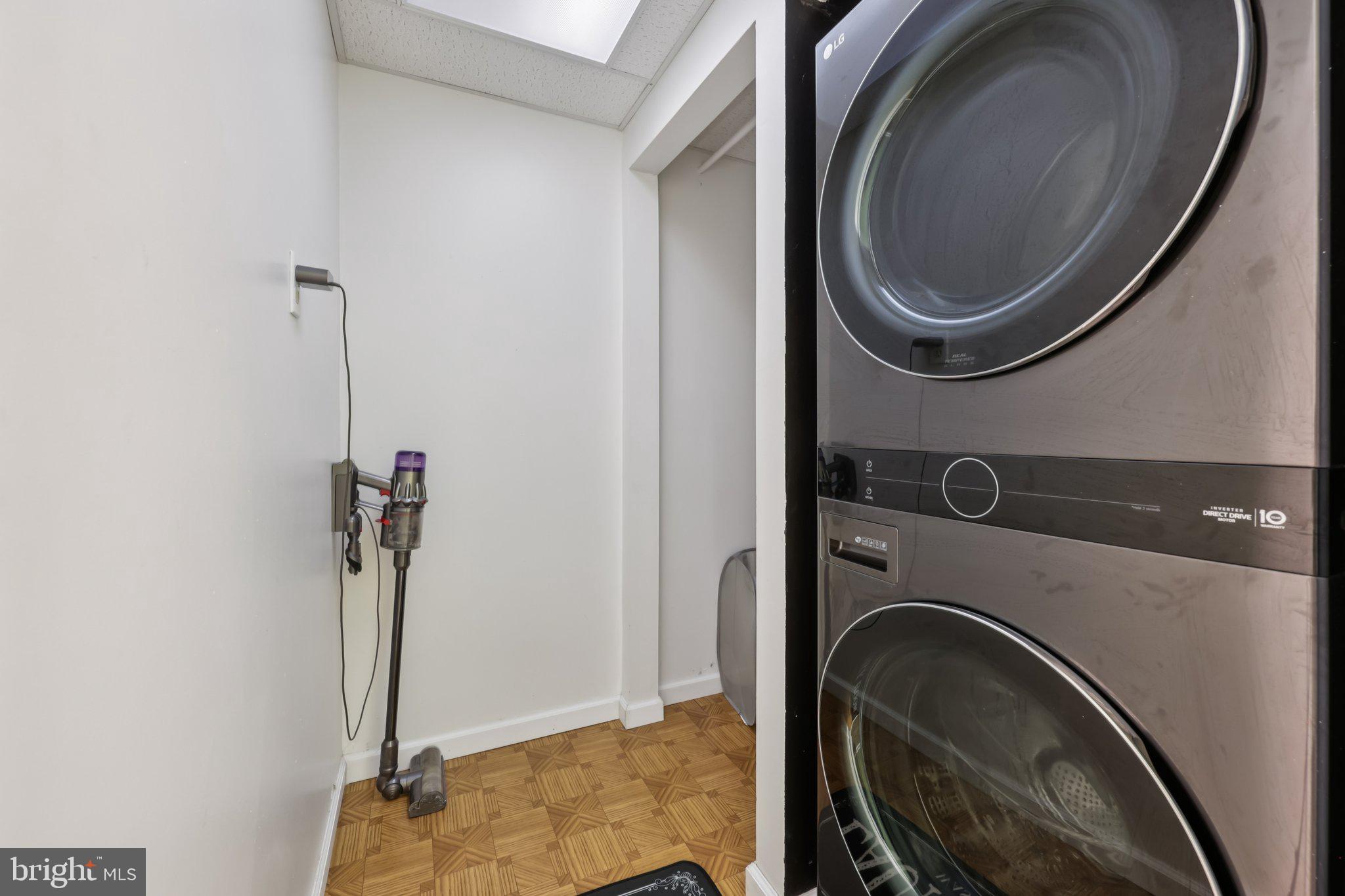 SOUTHERN OAKS - Residential