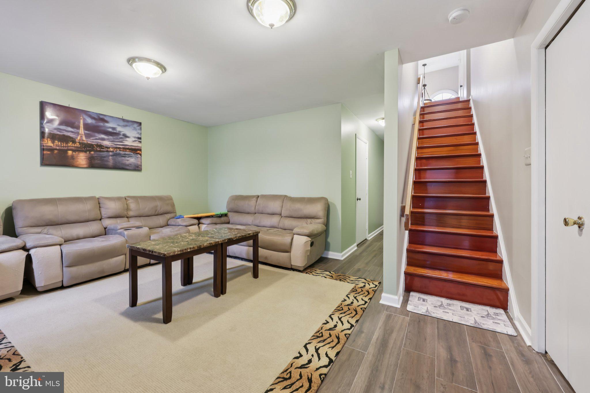 SOUTHERN OAKS - Residential