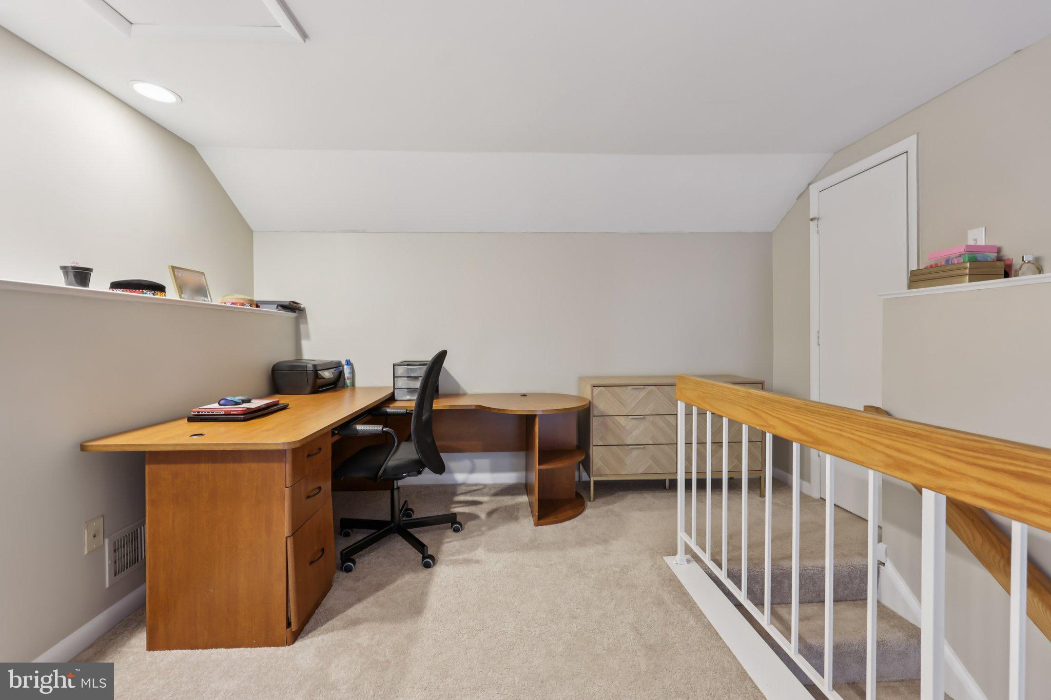 SOUTHERN OAKS - Residential