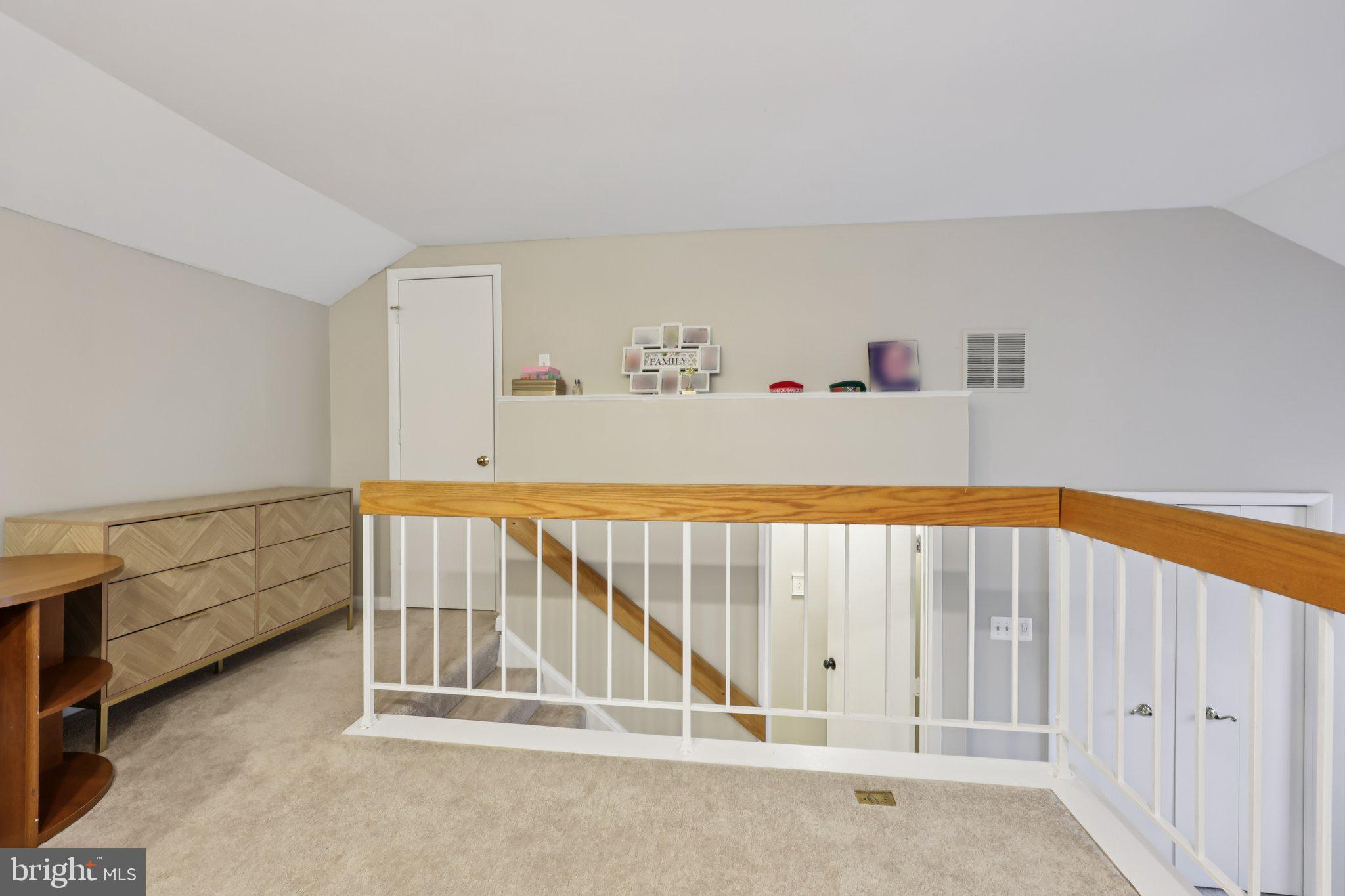 SOUTHERN OAKS - Residential