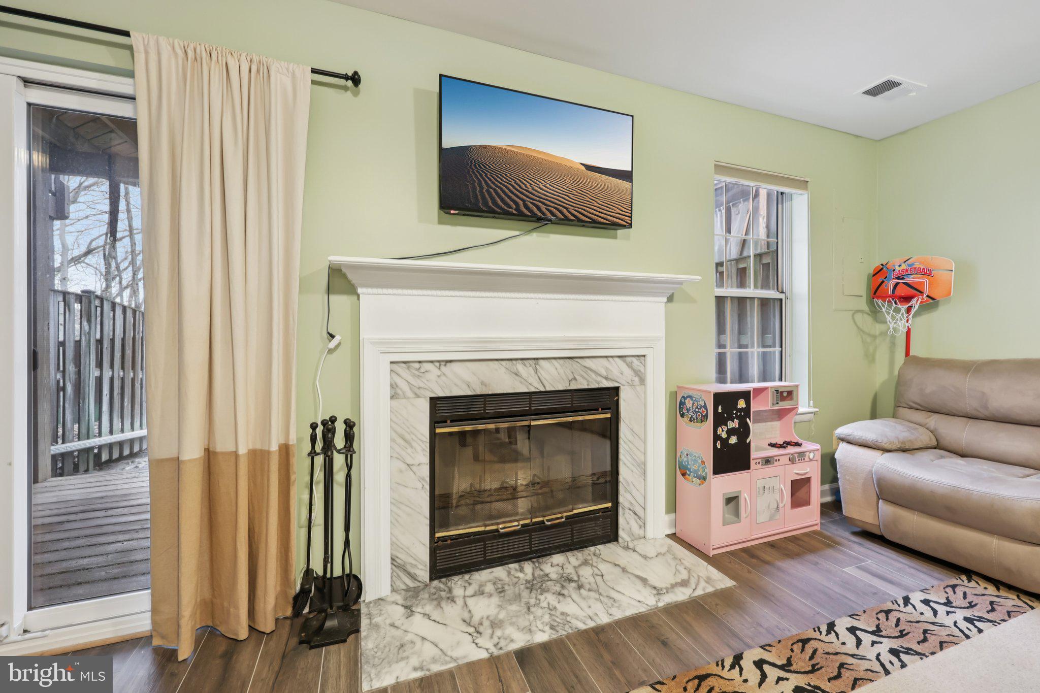 SOUTHERN OAKS - Residential