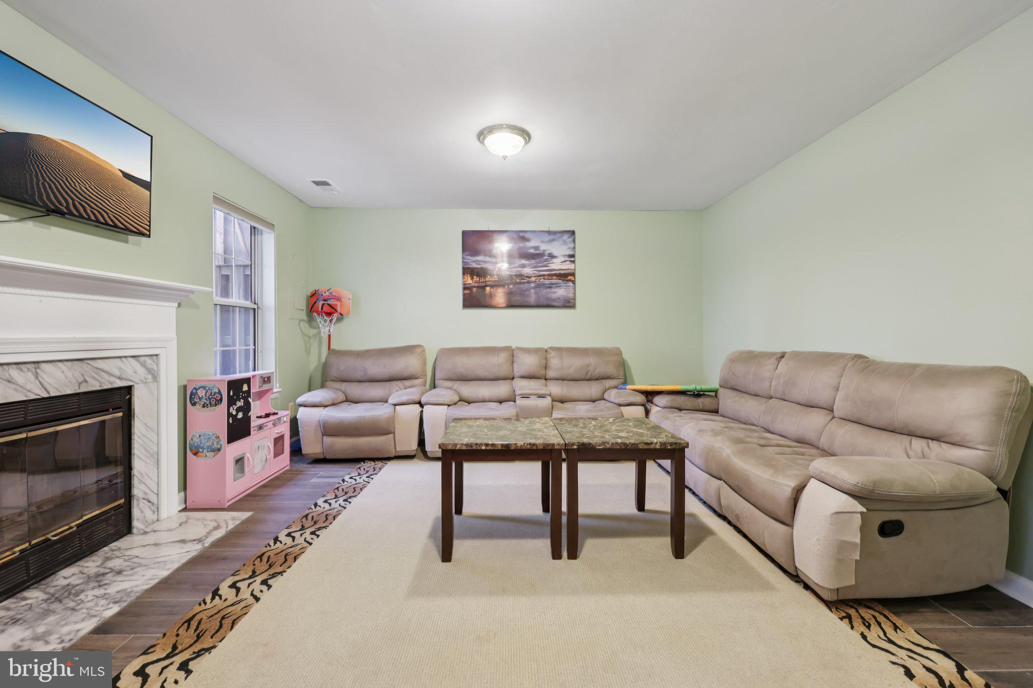 SOUTHERN OAKS - Residential