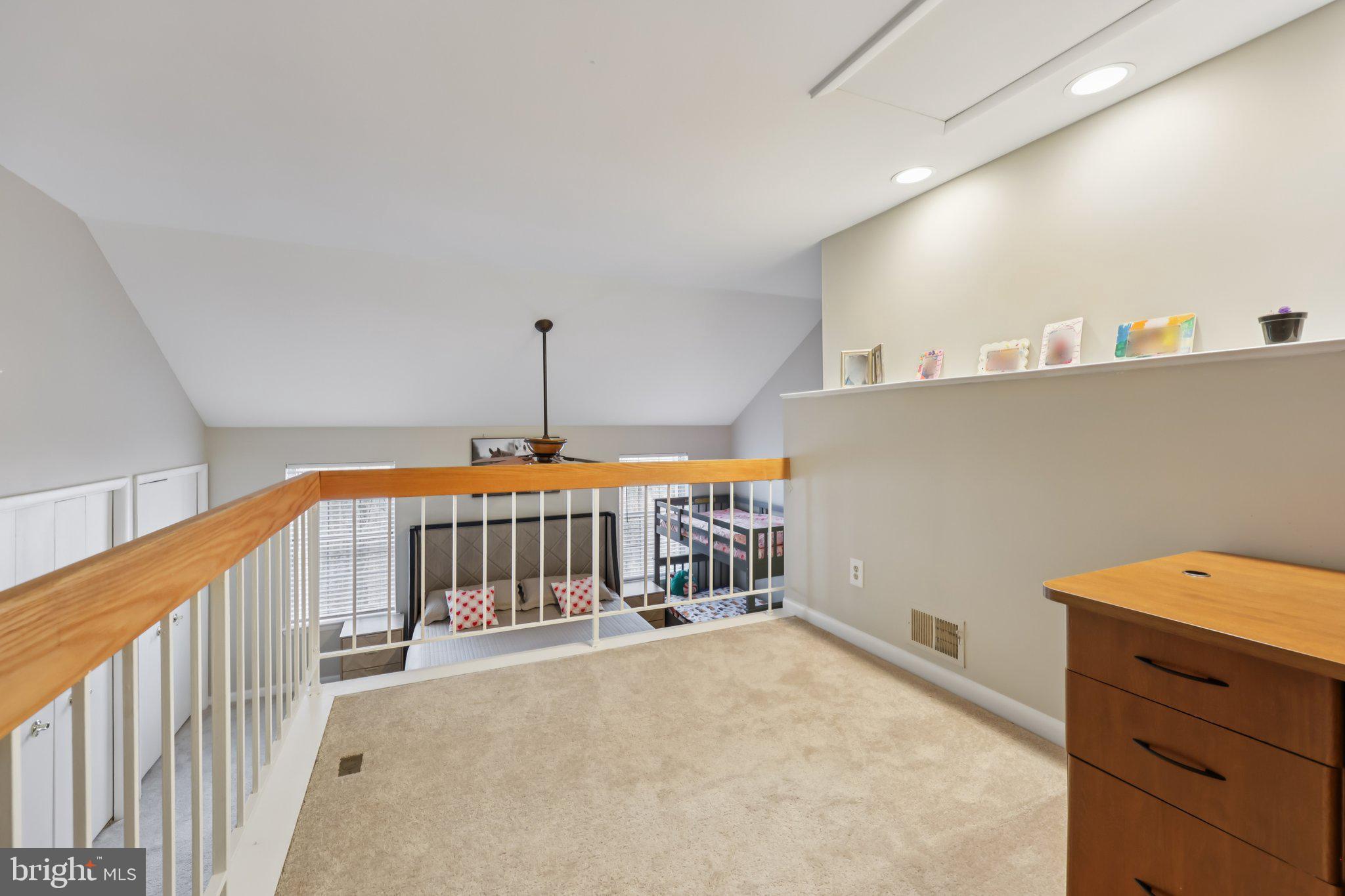 SOUTHERN OAKS - Residential