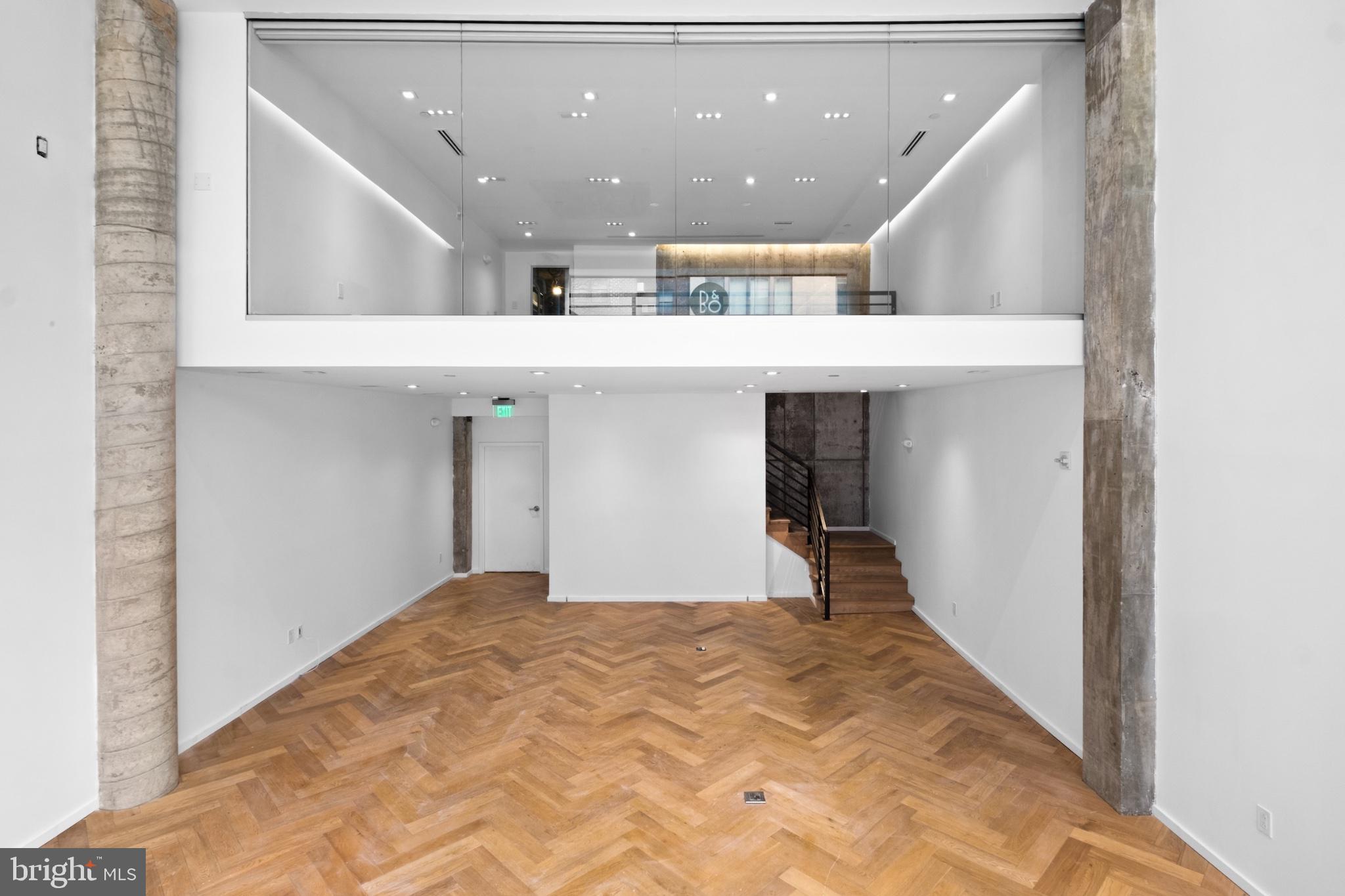2108 WALNUT RETAIL