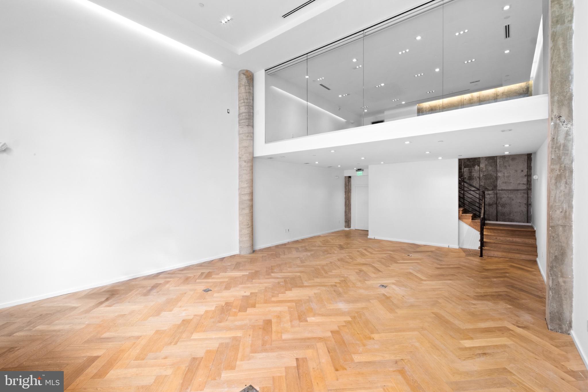 2108 WALNUT RETAIL