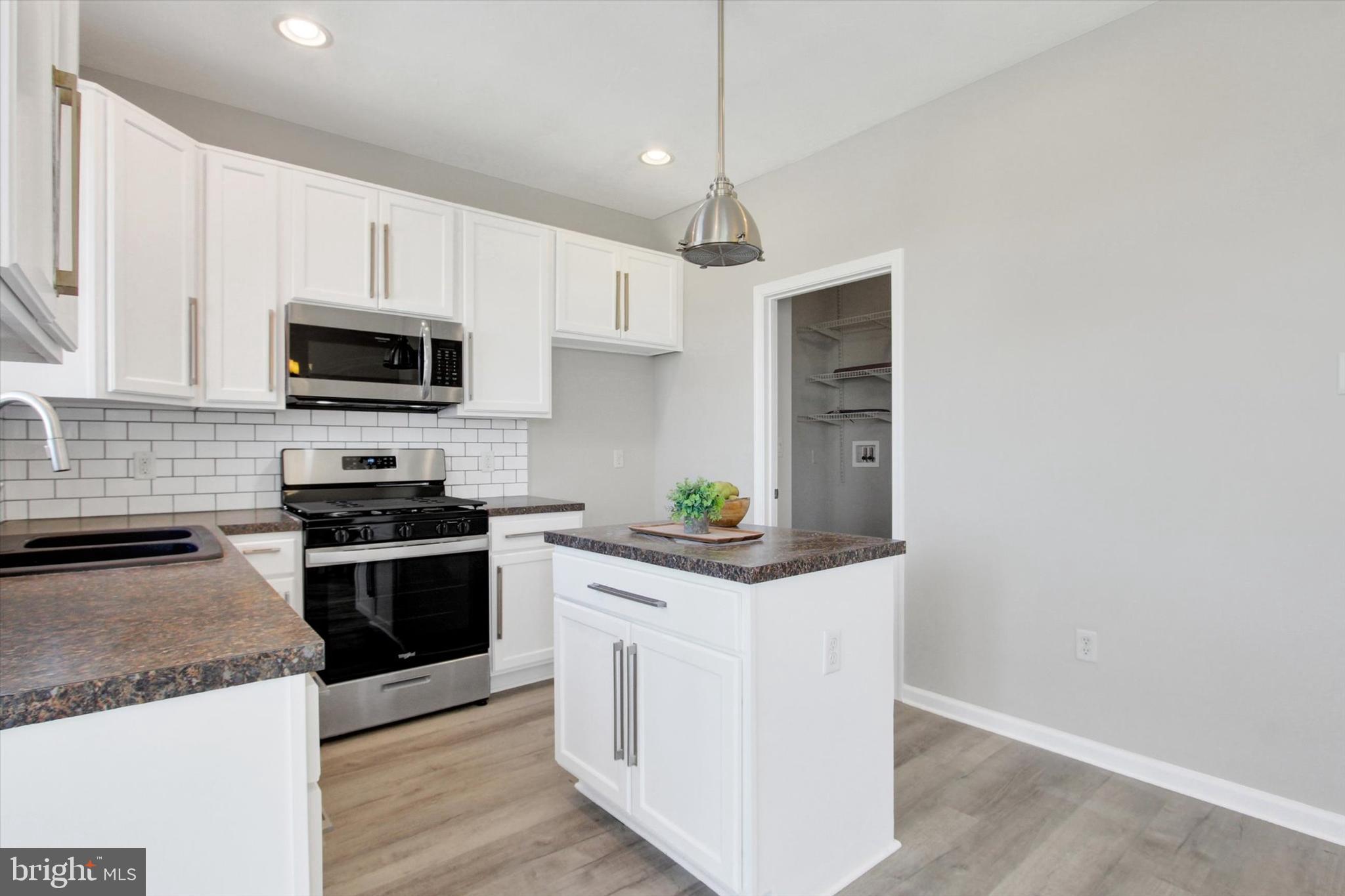 JACKSON HEIGHTS - Residential