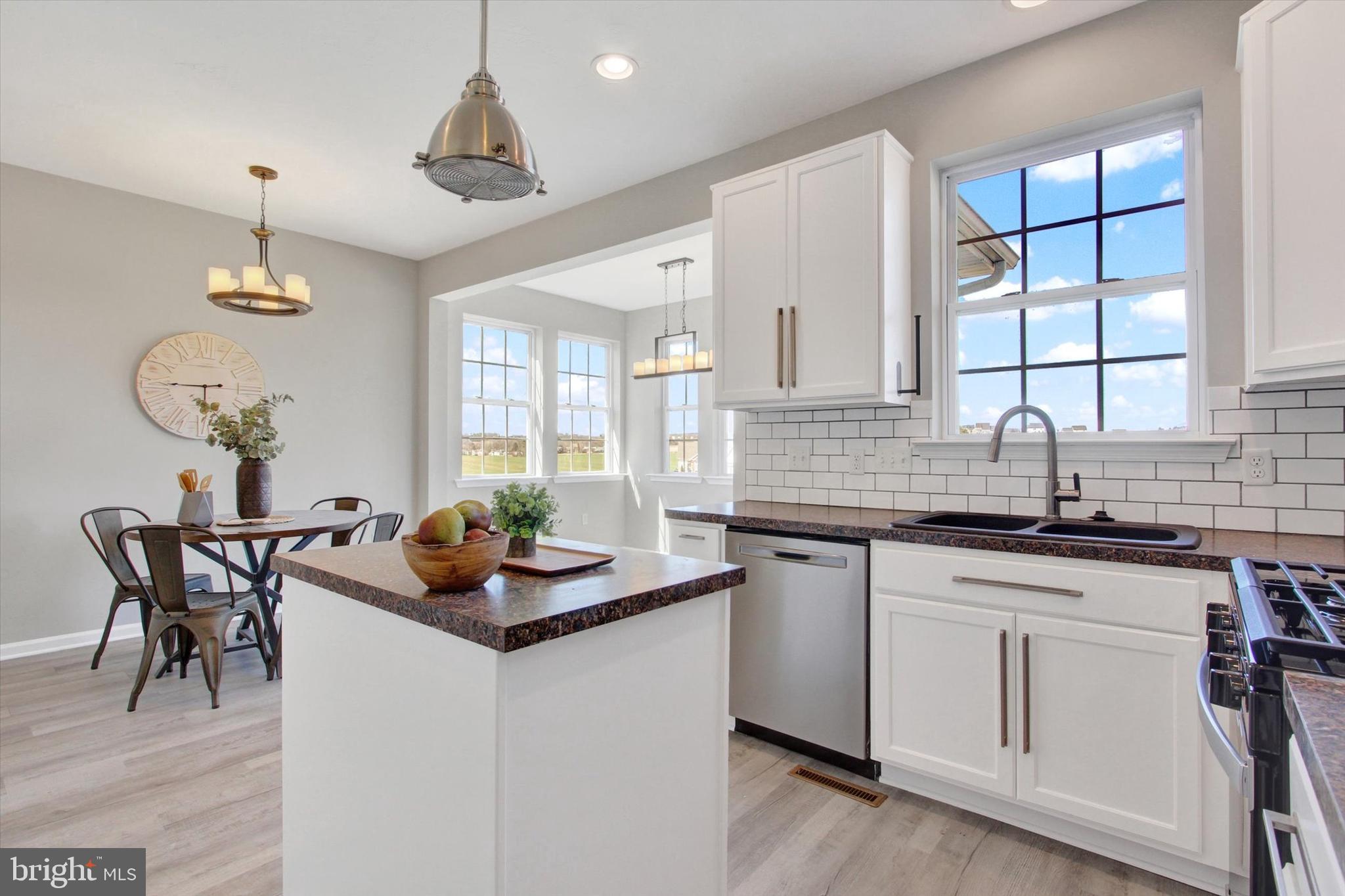 JACKSON HEIGHTS - Residential