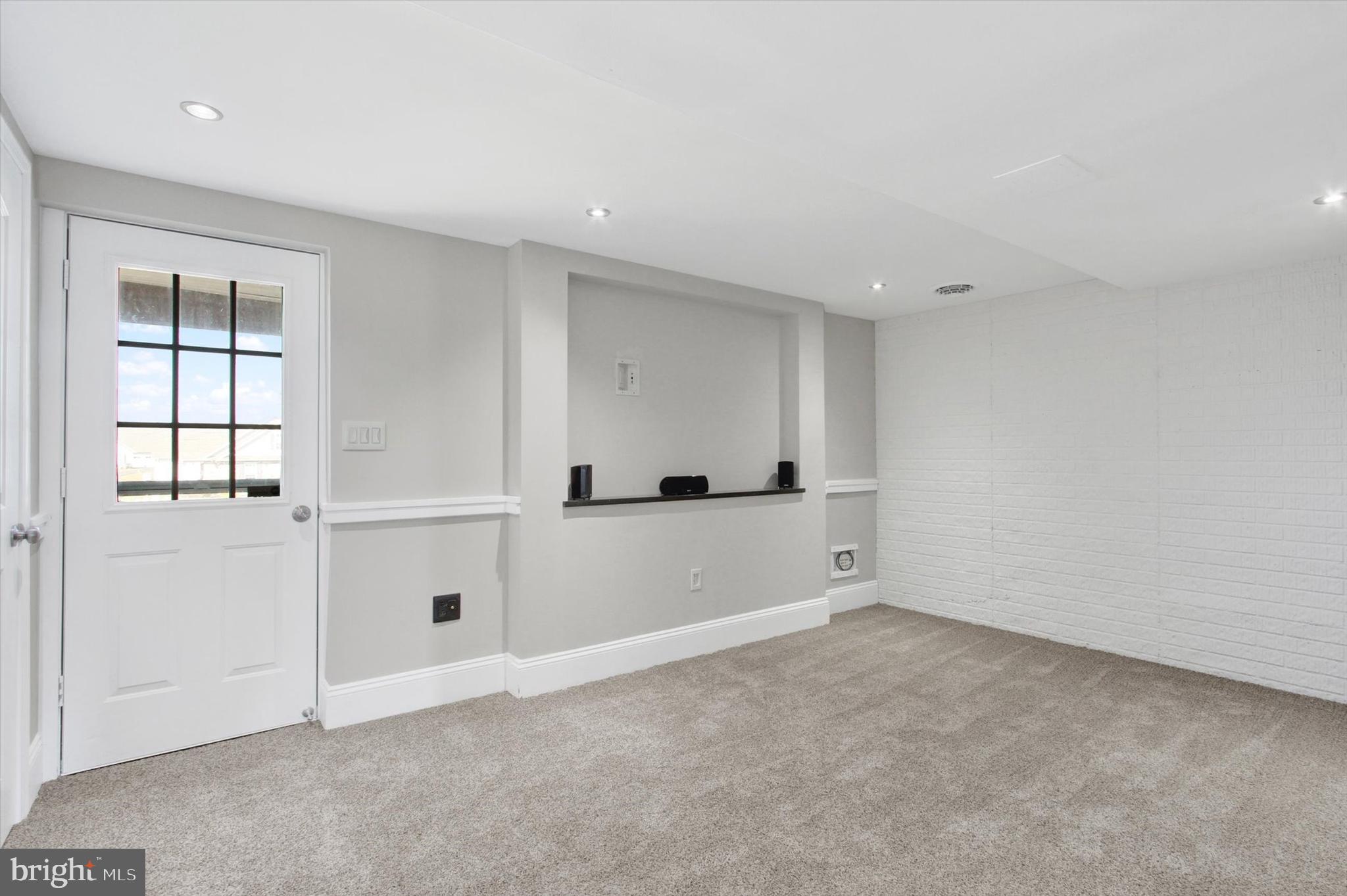 JACKSON HEIGHTS - Residential