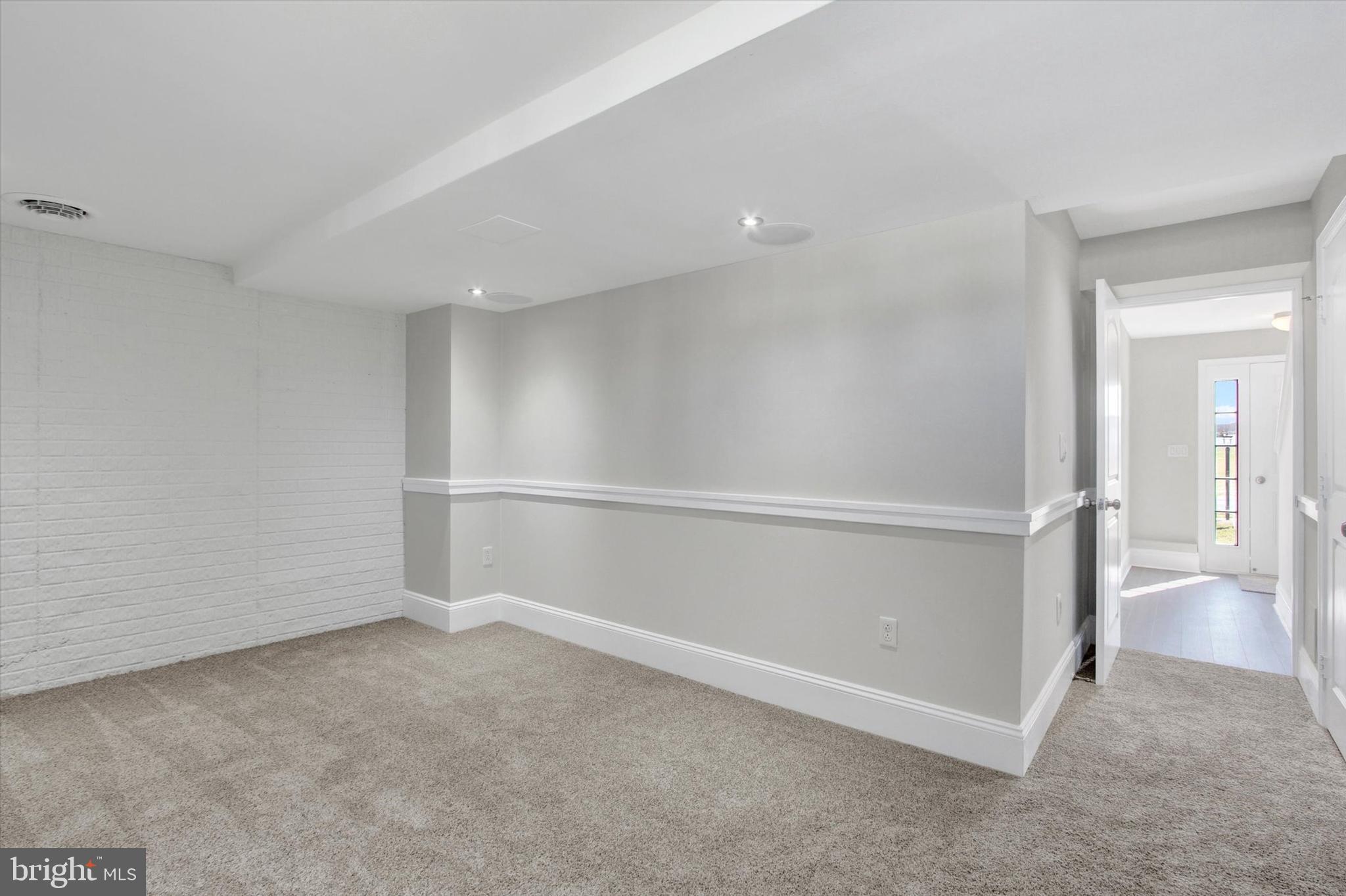 JACKSON HEIGHTS - Residential