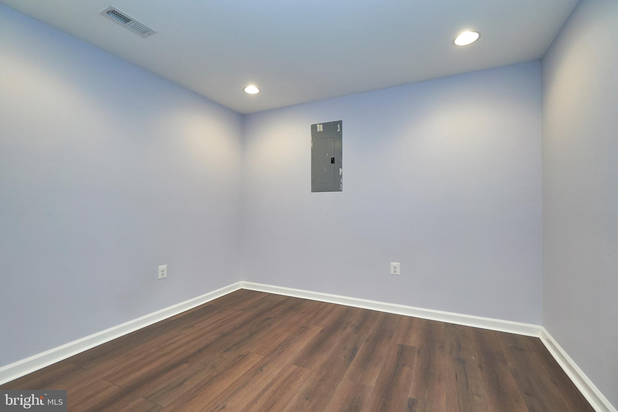 ASHBURN VILLAGE - Residential Lease