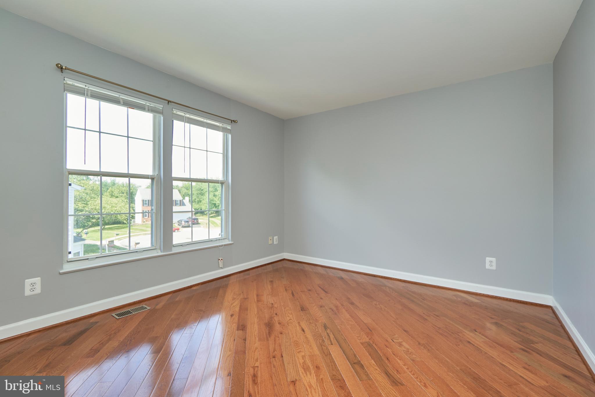 ASHBURN VILLAGE - Residential Lease