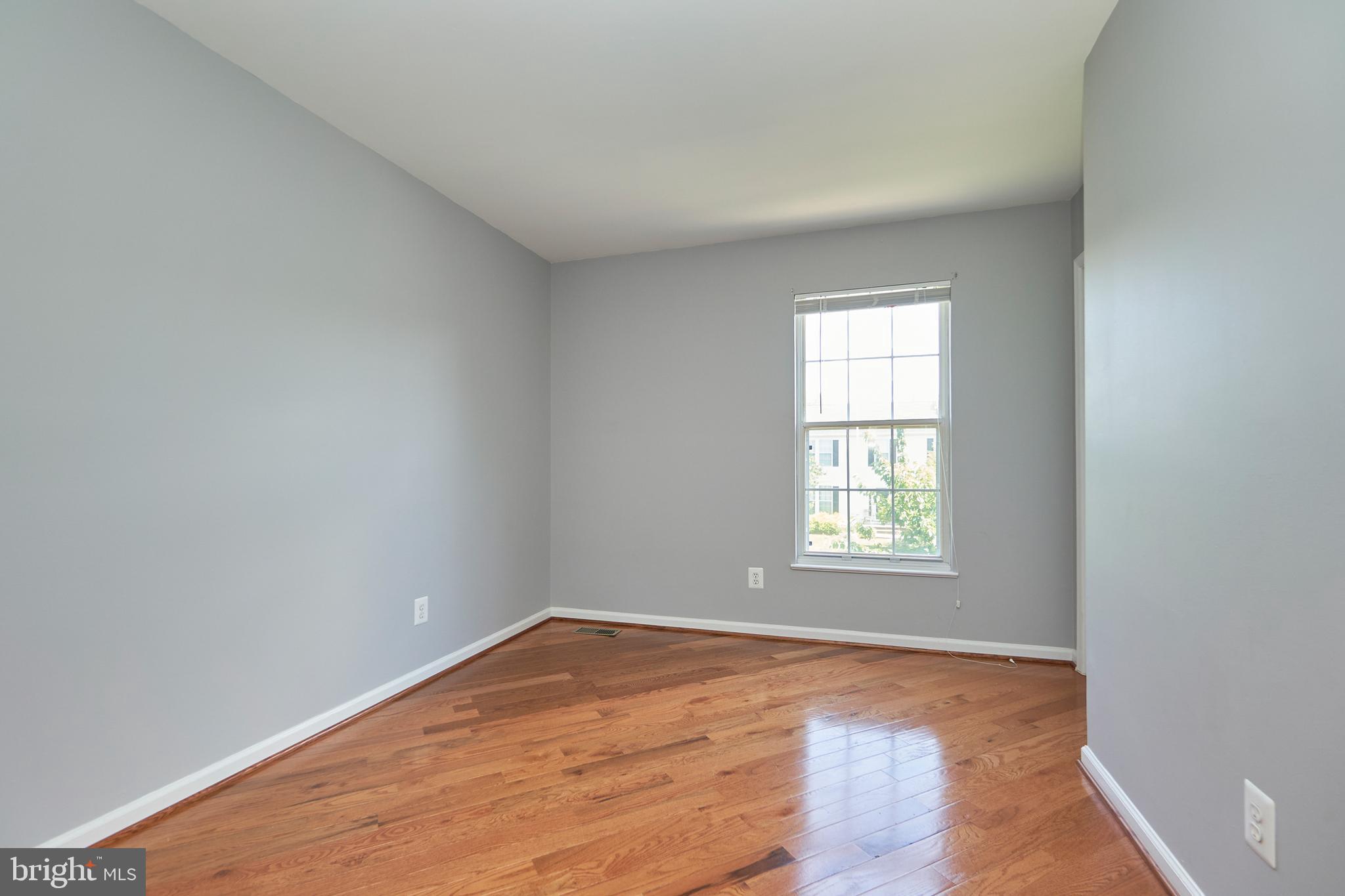 ASHBURN VILLAGE - Residential Lease