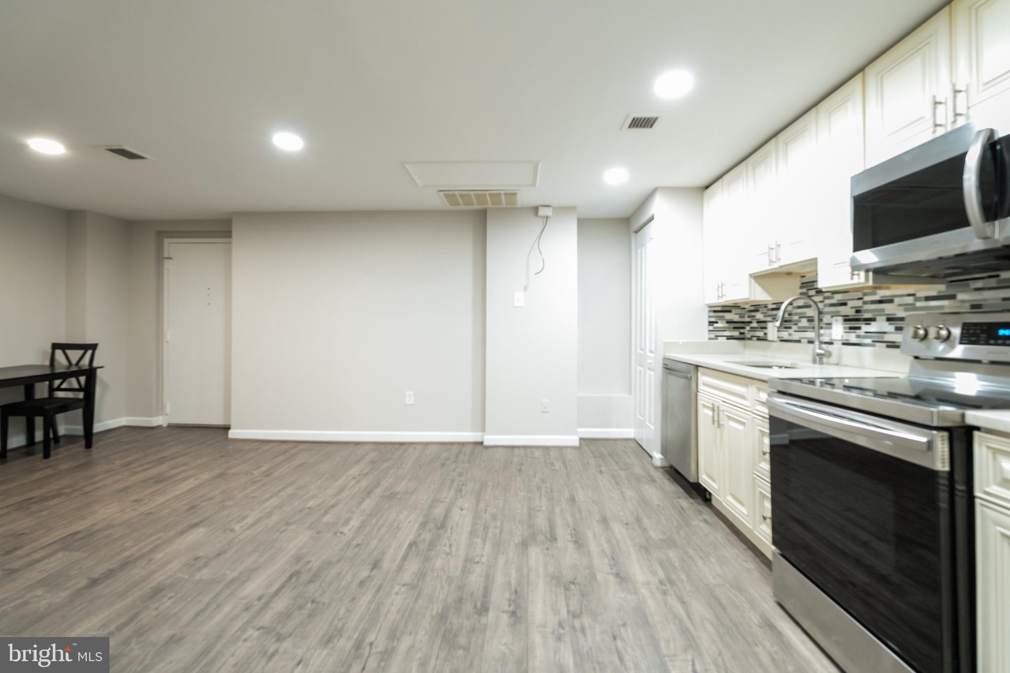 4707 CONNECTICUT AVENUE NW 104