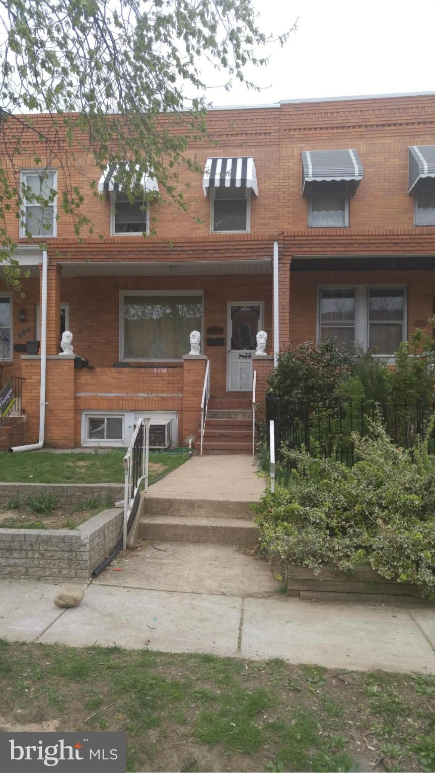 All brick house with brick porch front. Perfect property for investor or home owner looking for an income producing property. 1 Bedroom unit upstairs and 2 bedroom unit downstairs that has access to basement.