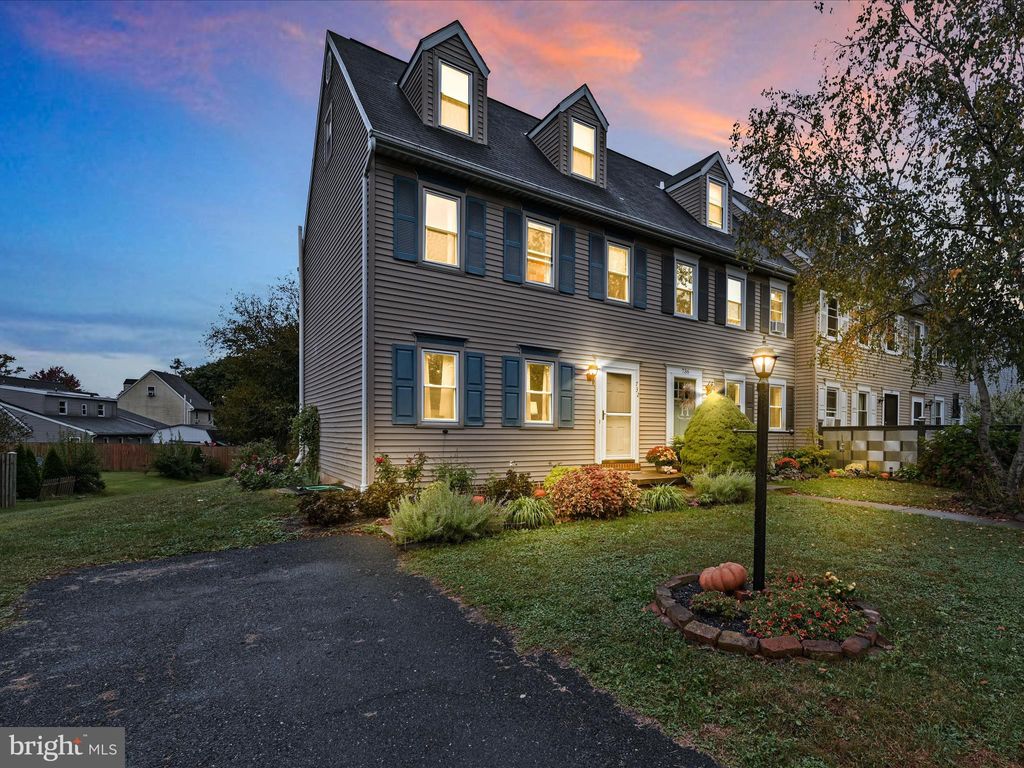 Photo of 732 Oak Street, Denver, PA 17517 (MLS # PALA2057226)