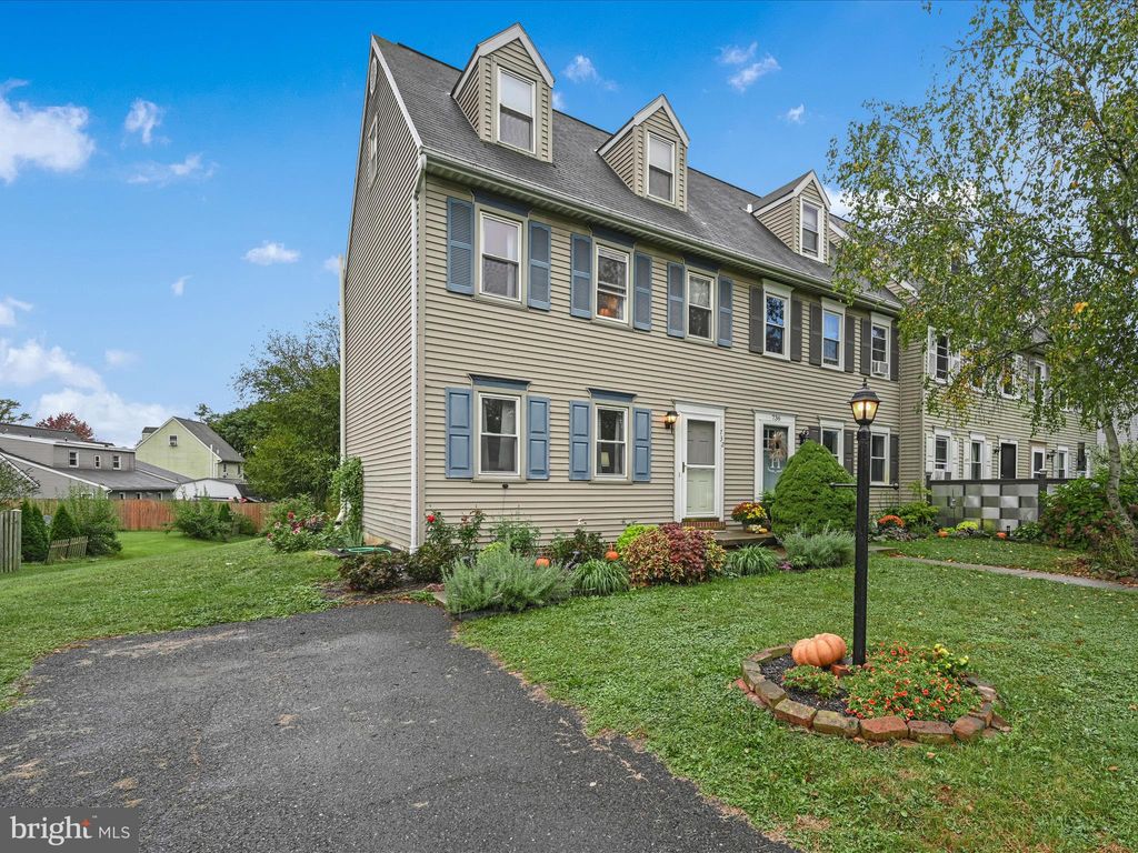 Photo of 732 Oak Street, Denver, PA 17517 (MLS # PALA2057226)