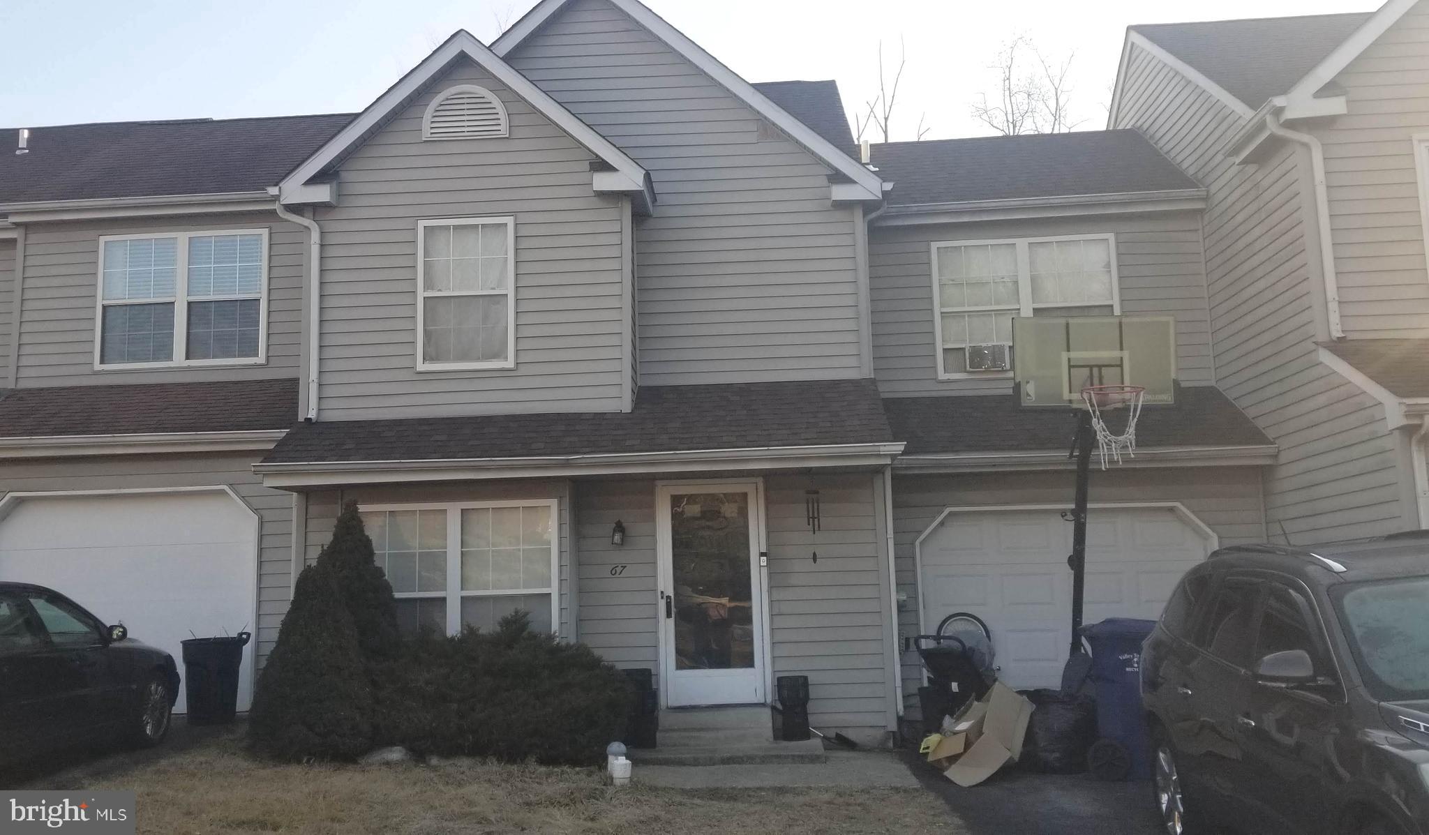 COUNTRY CLUB VALLEY - Residential