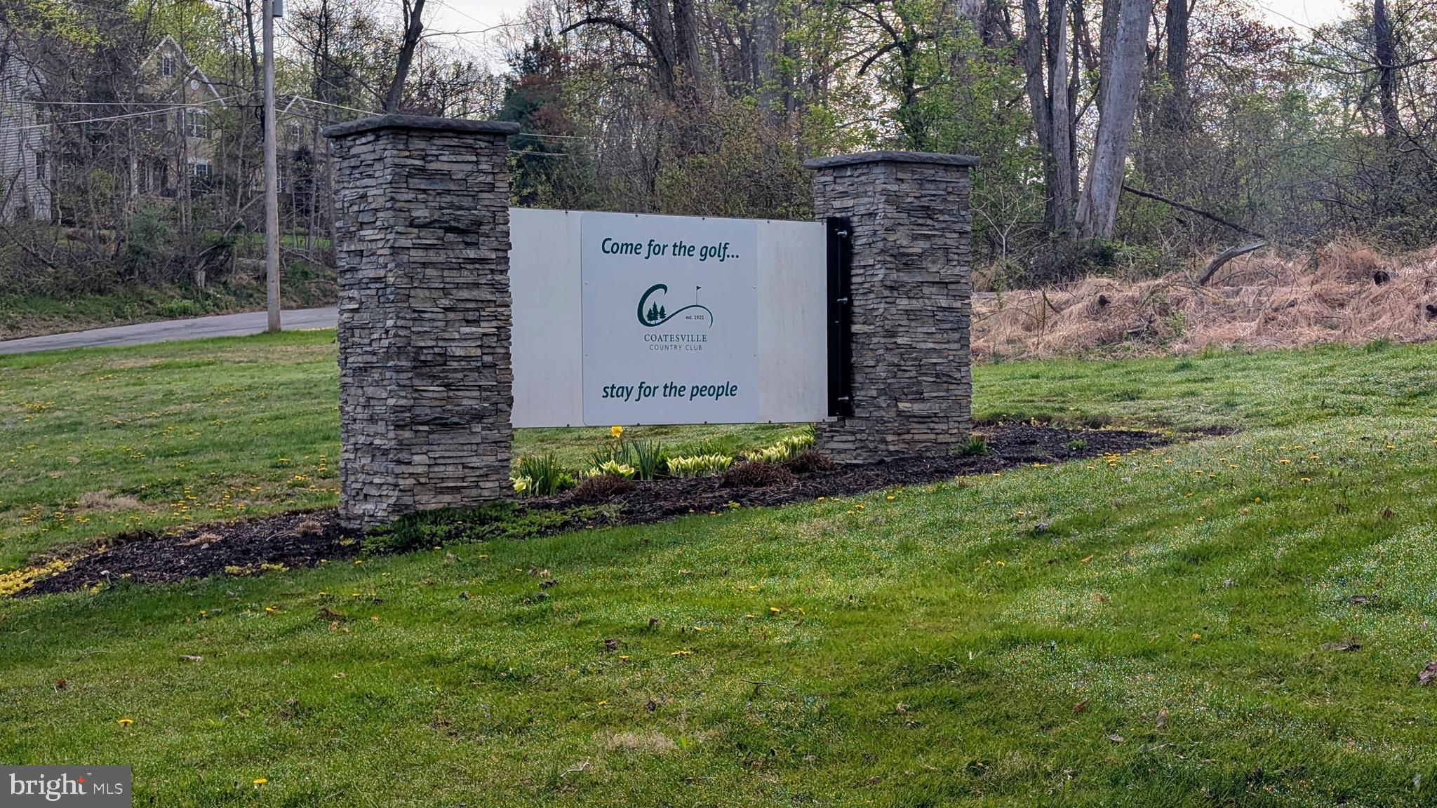 COUNTRY CLUB VALLEY - Residential