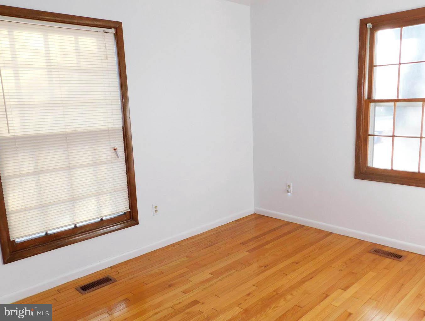 VIRGINIA SQUARE - Residential Lease