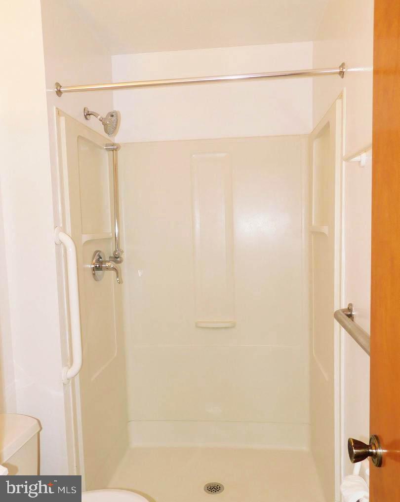 VIRGINIA SQUARE - Residential Lease