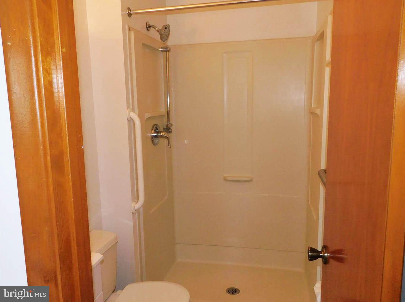 VIRGINIA SQUARE - Residential Lease