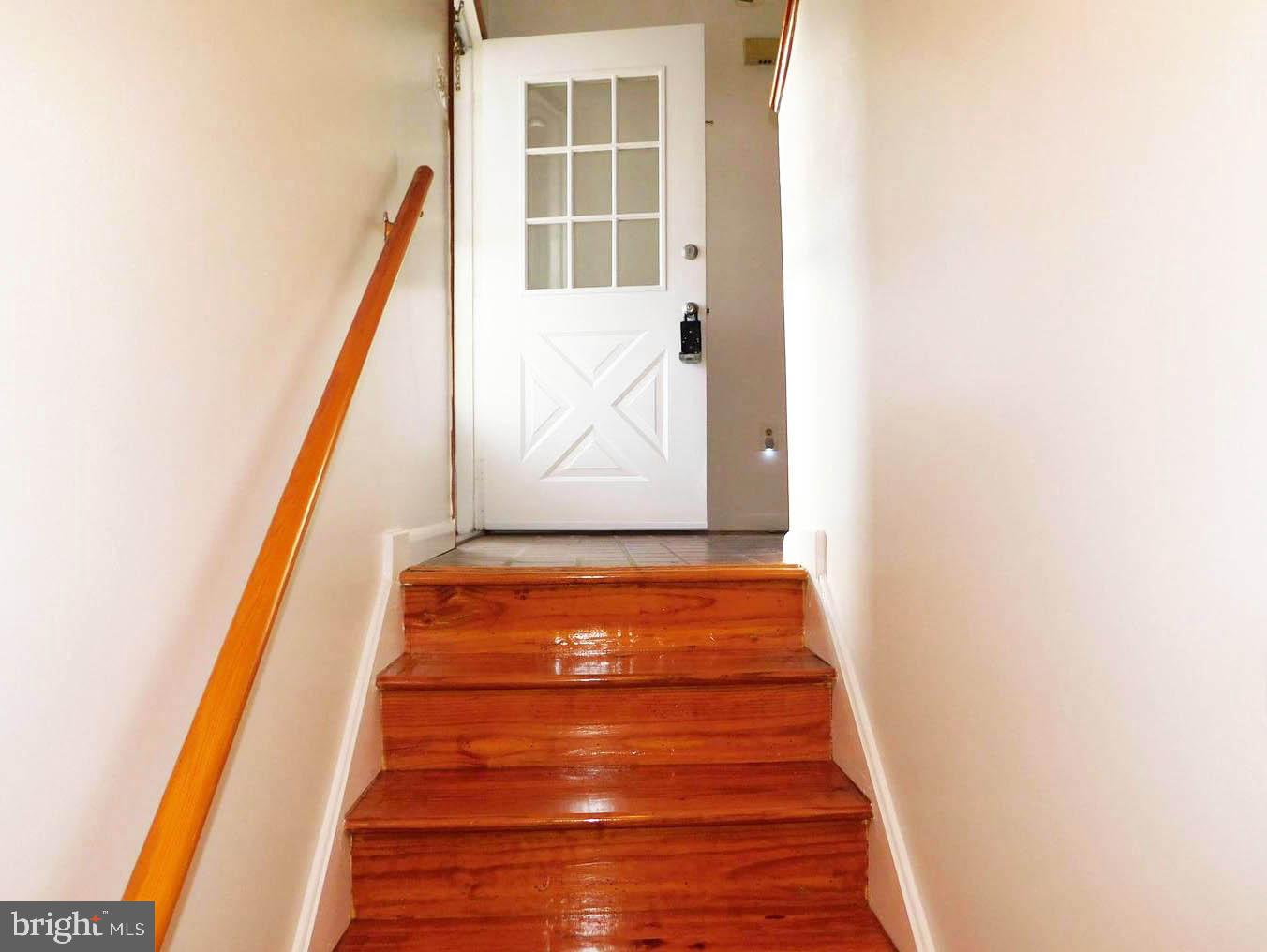 VIRGINIA SQUARE - Residential Lease