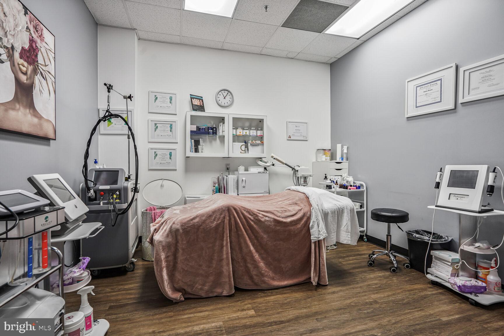 WEST FALLS CHURCH - Commercial Sale