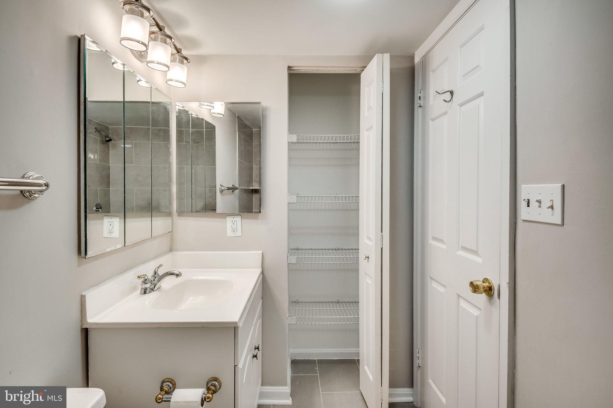 PONDS AT CLIFTON - Residential Lease