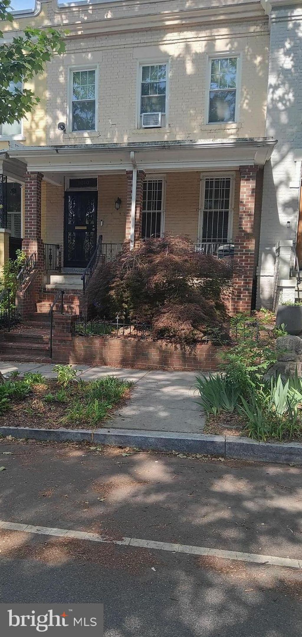 Photo of 1010 10th Street NE, WASHINGTON, DC 20002 (MLS # DCDC2259742)