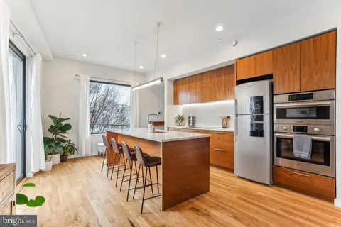 1744 Folsom Street Unit D, Philadelphia, PA MLS: PAPH2460900
