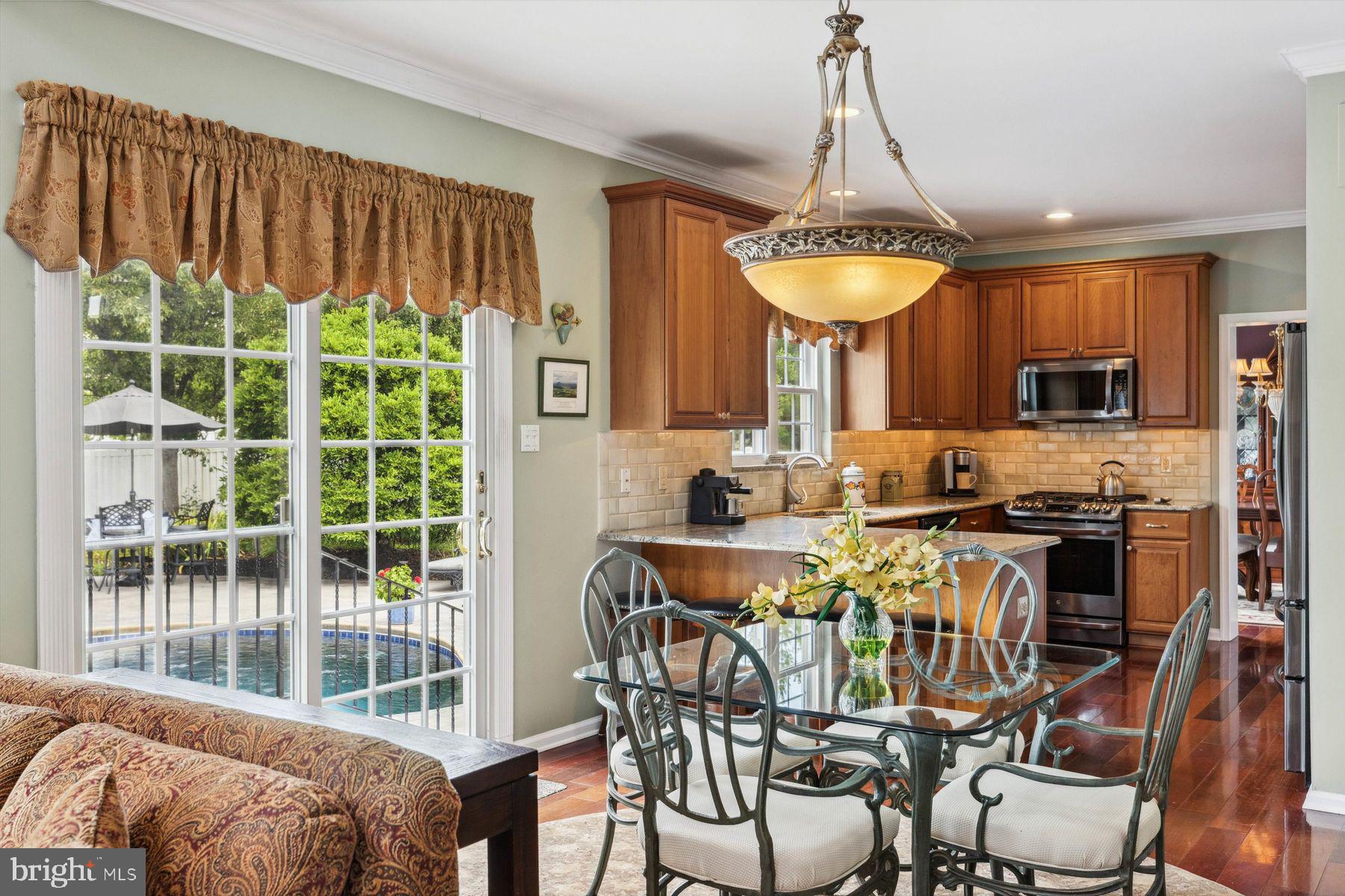 NORTH POINTE - Residential