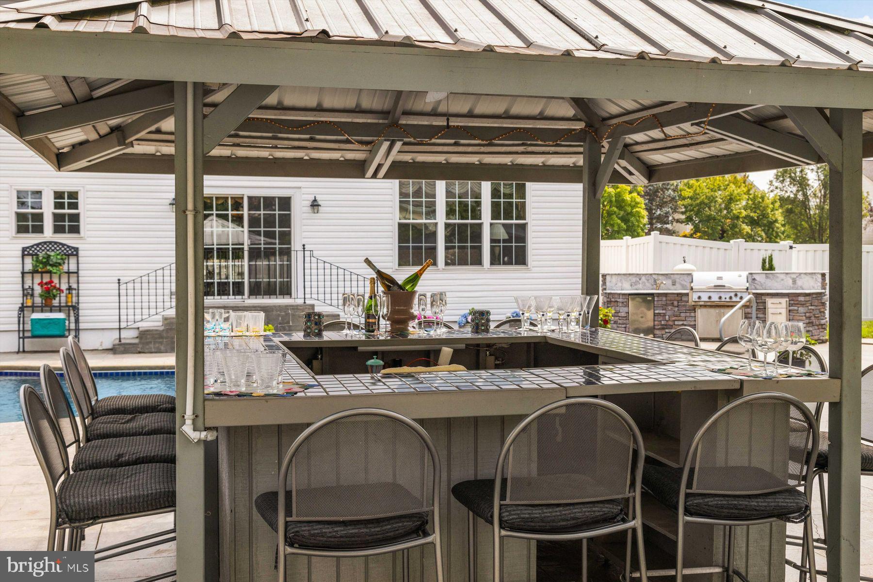 NORTH POINTE - Residential