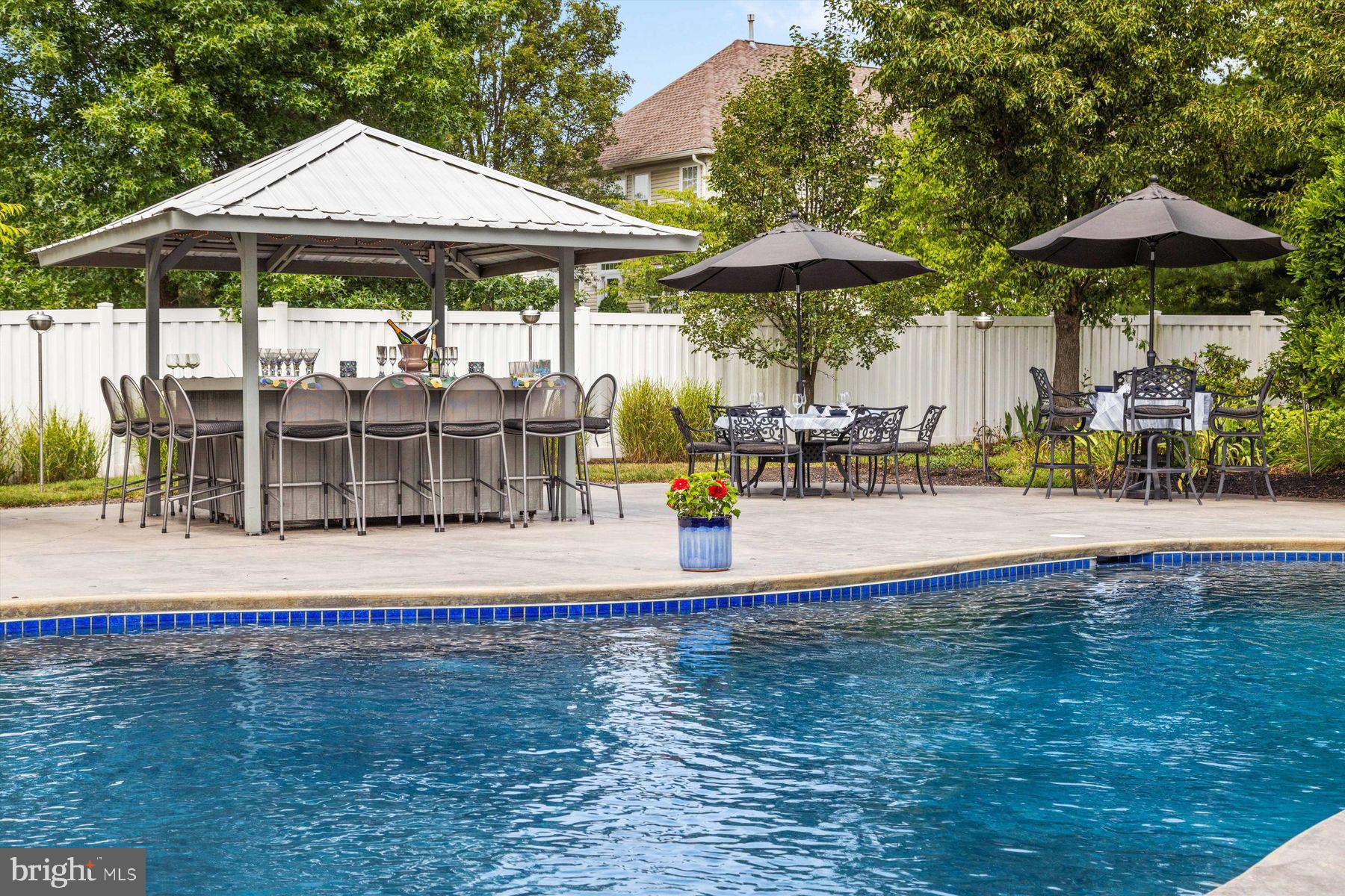 NORTH POINTE - Residential