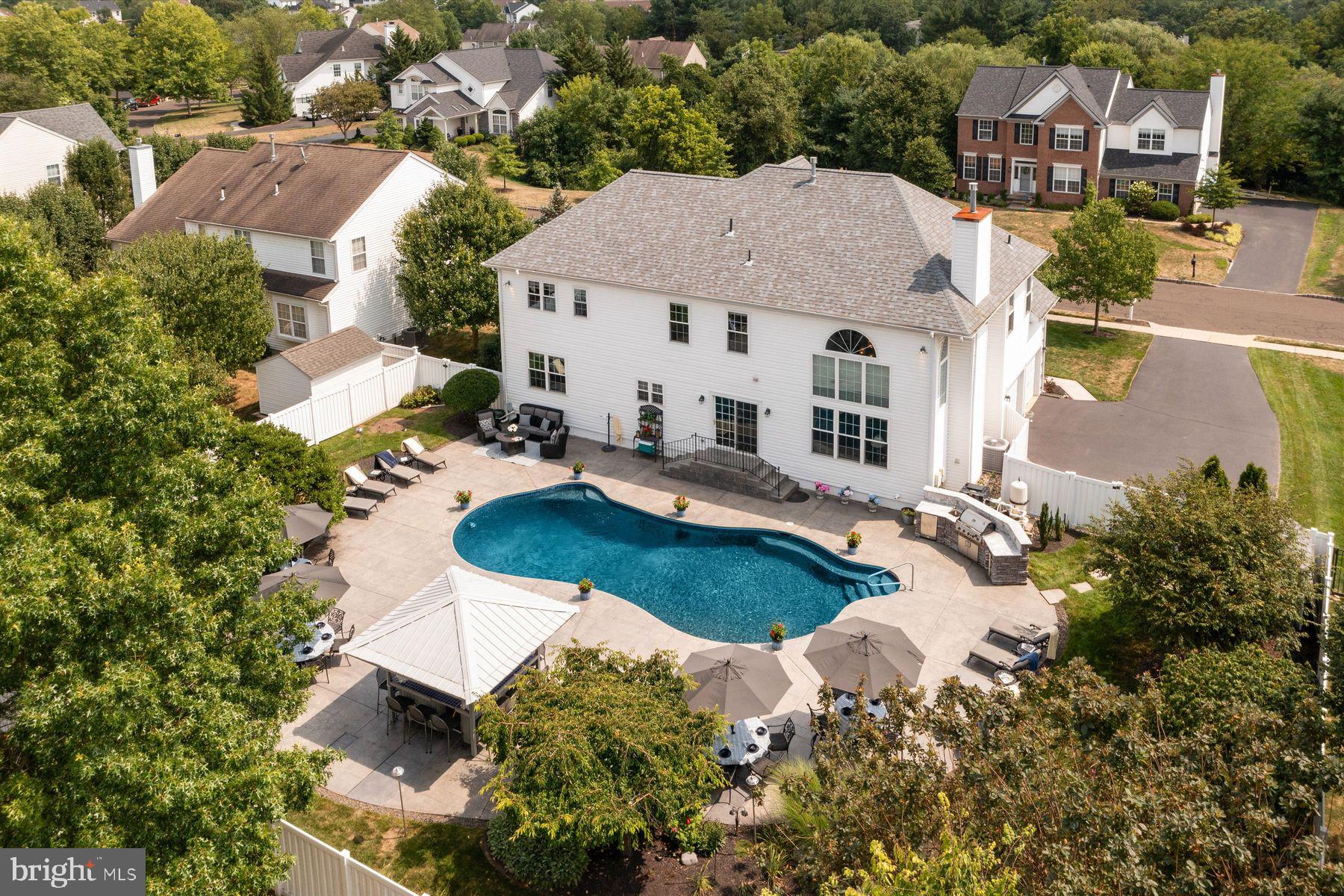 NORTH POINTE - Residential