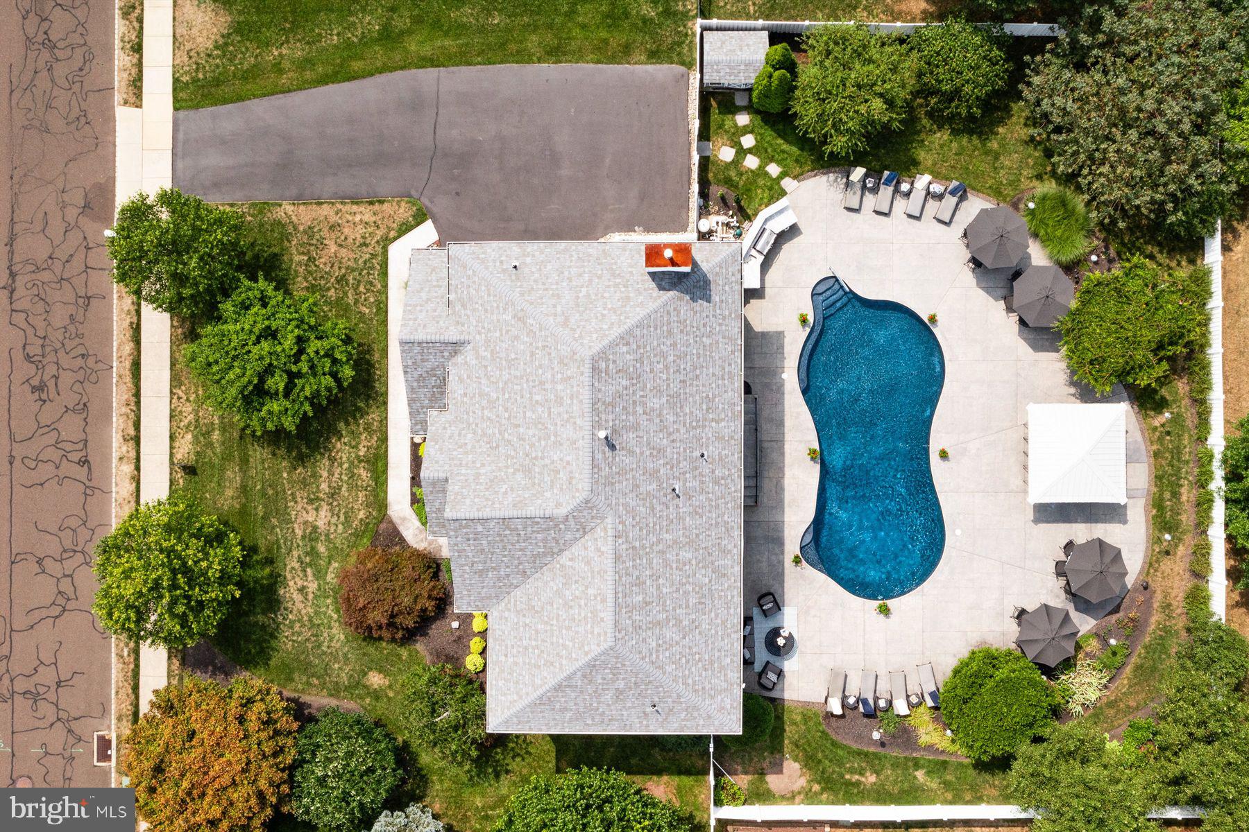 NORTH POINTE - Residential