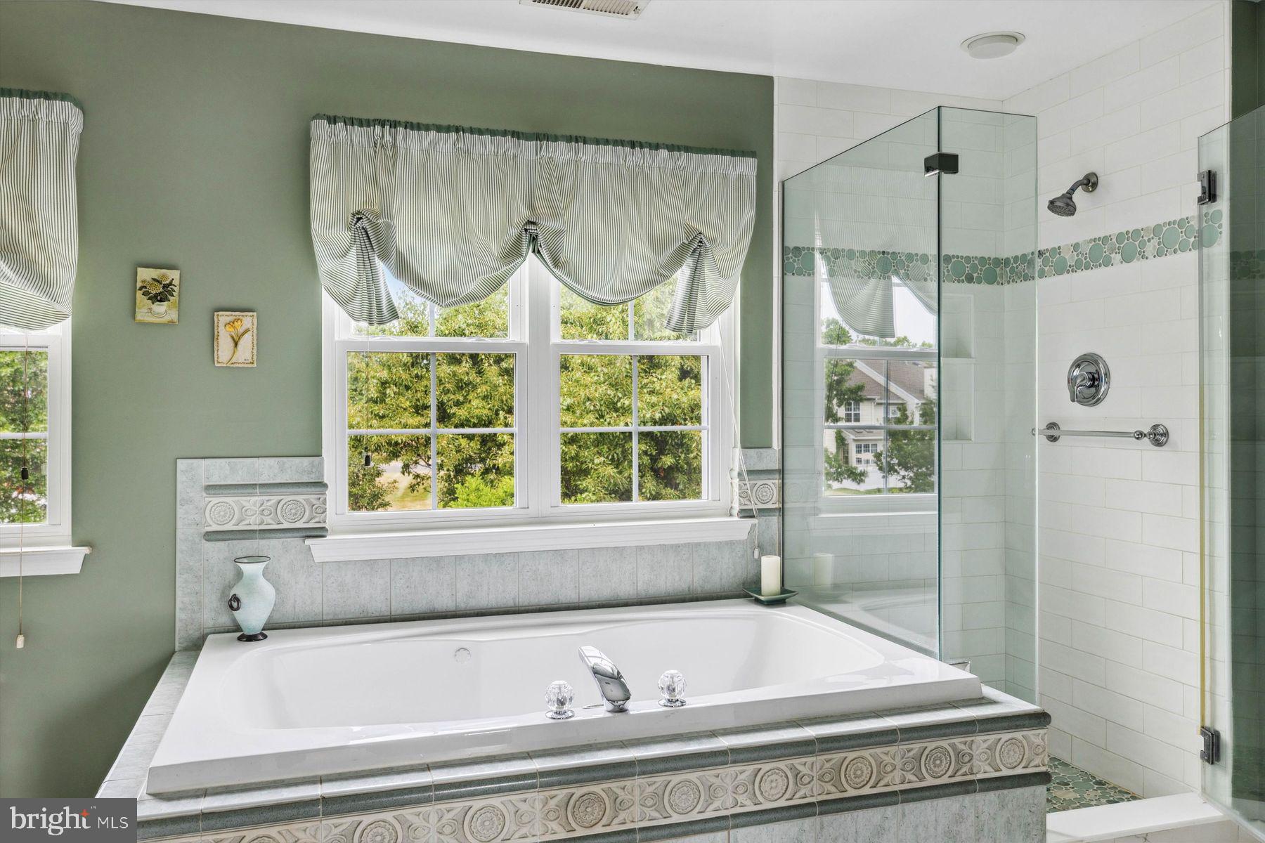 NORTH POINTE - Residential