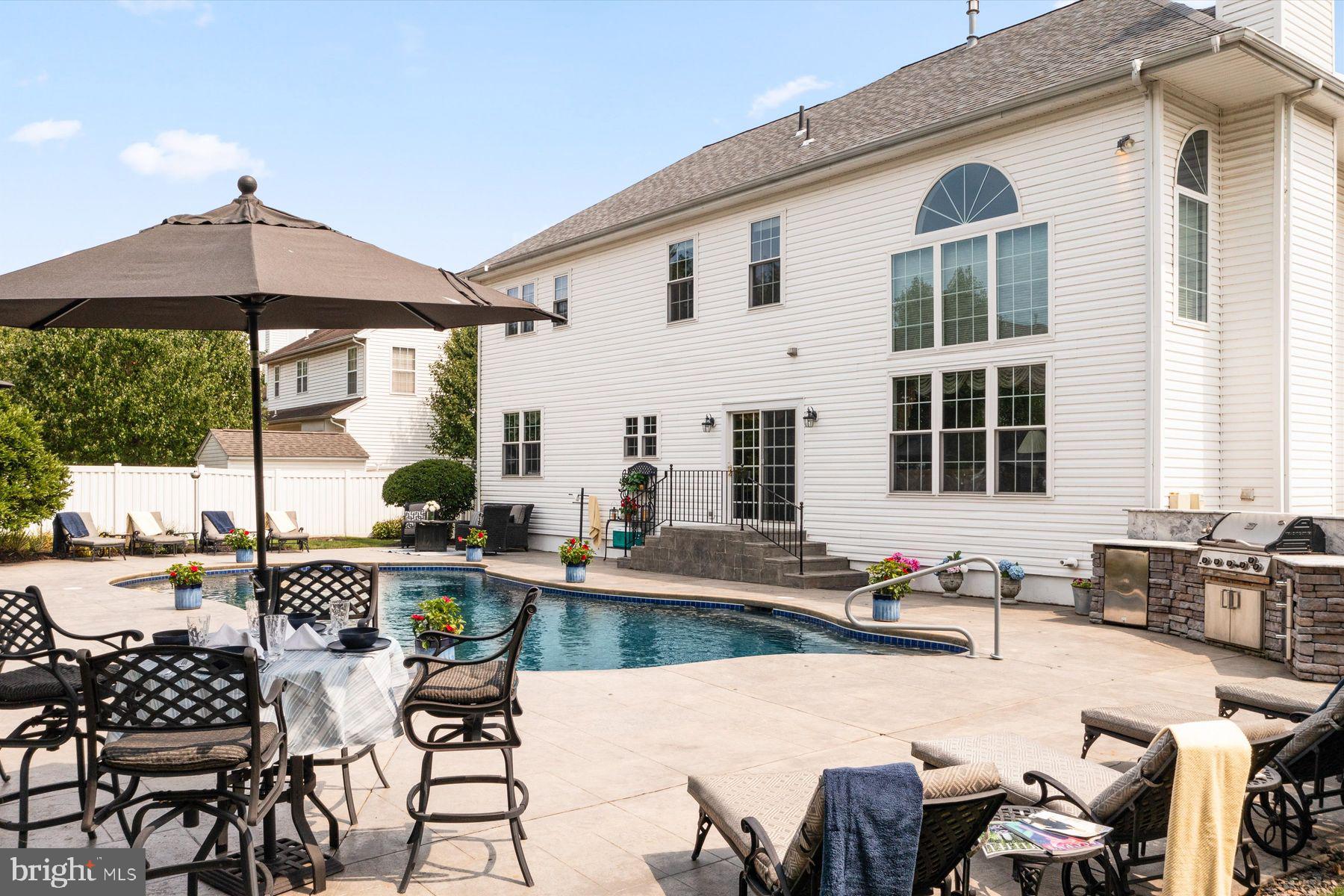 NORTH POINTE - Residential