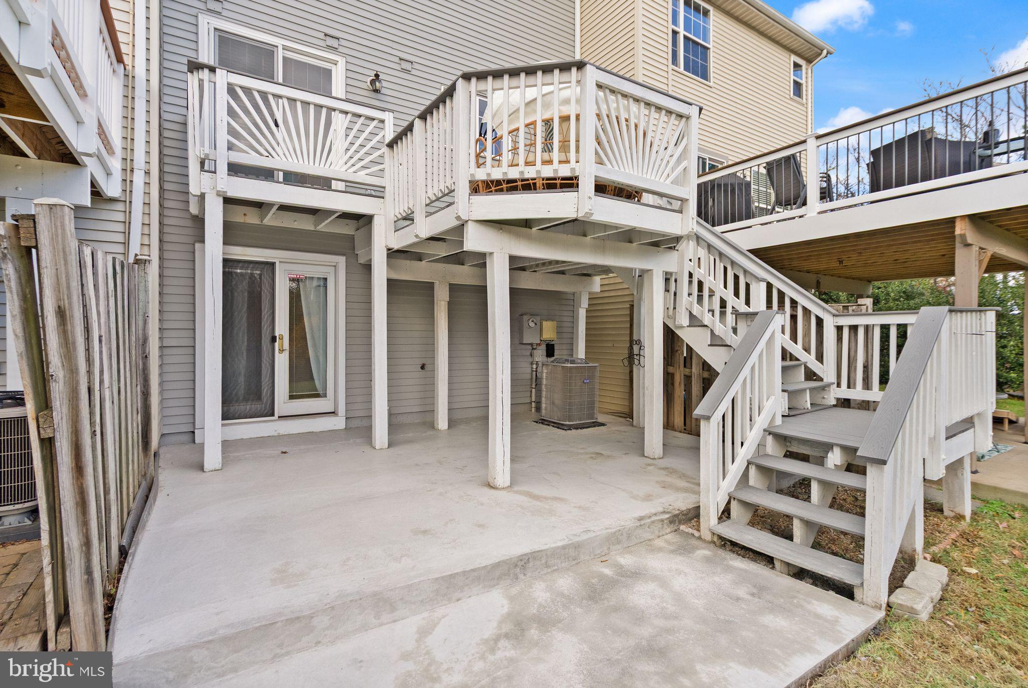 ASHBURN FARM - Residential