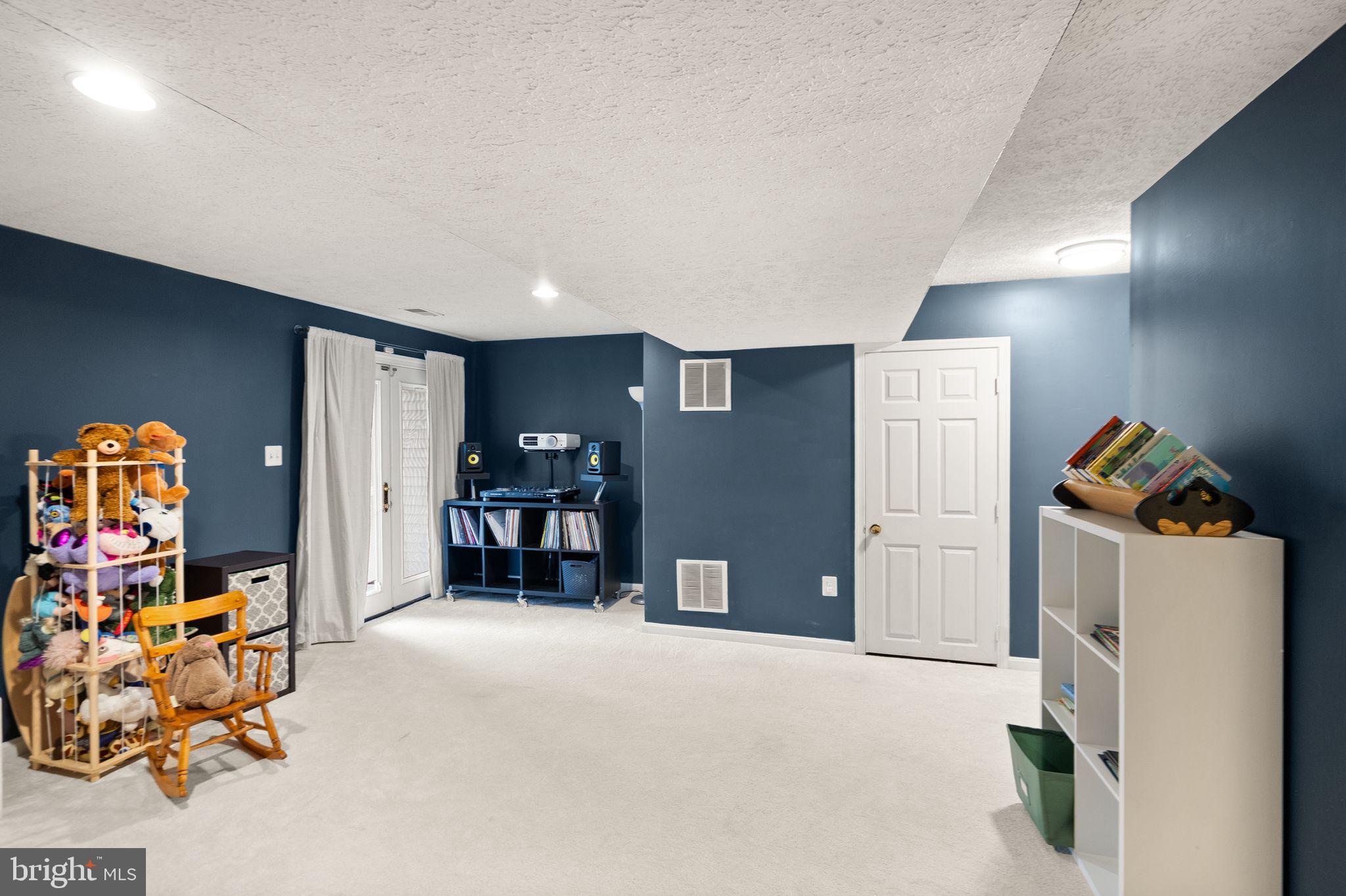 ASHBURN FARM - Residential