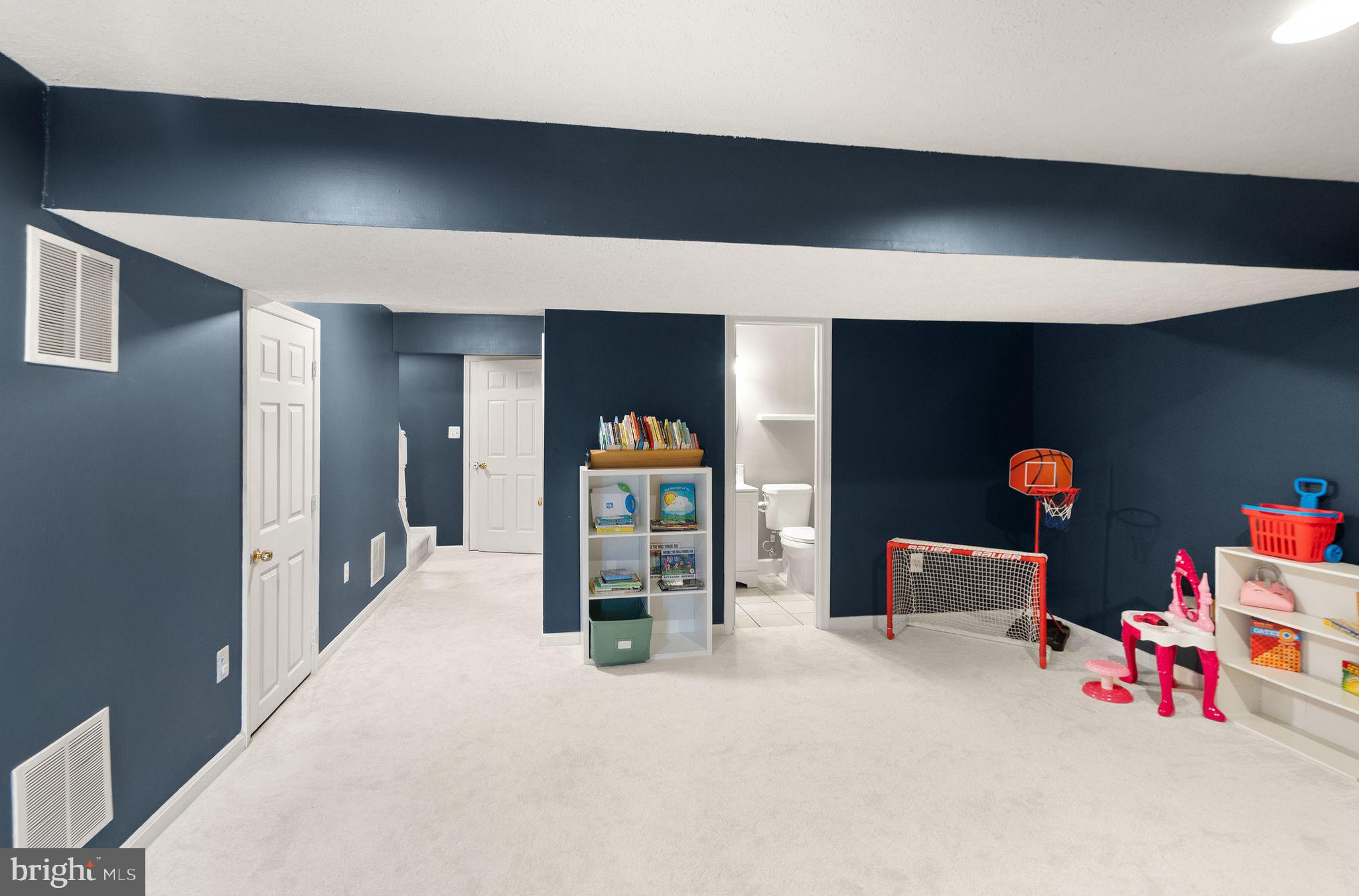 ASHBURN FARM - Residential