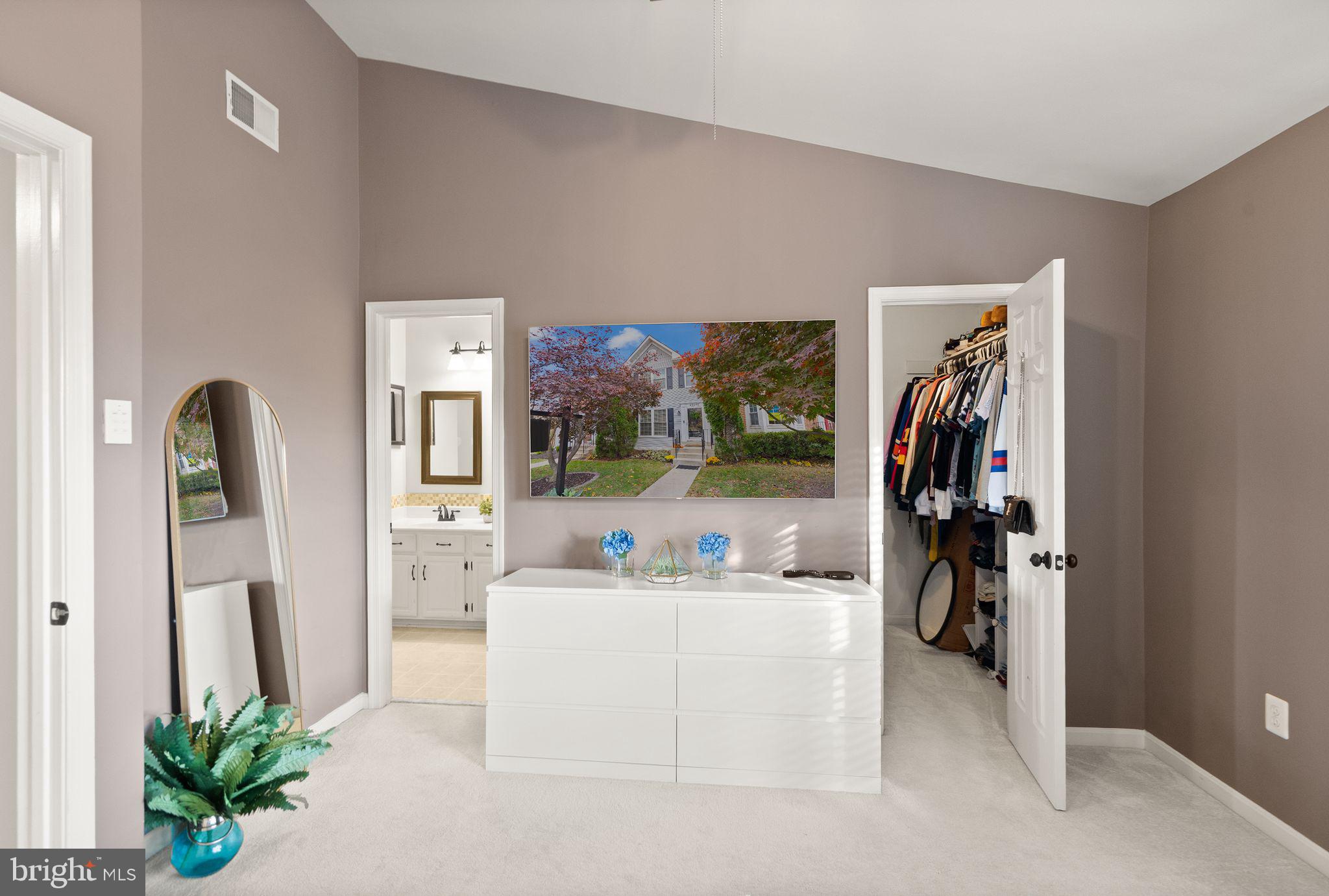 ASHBURN FARM - Residential