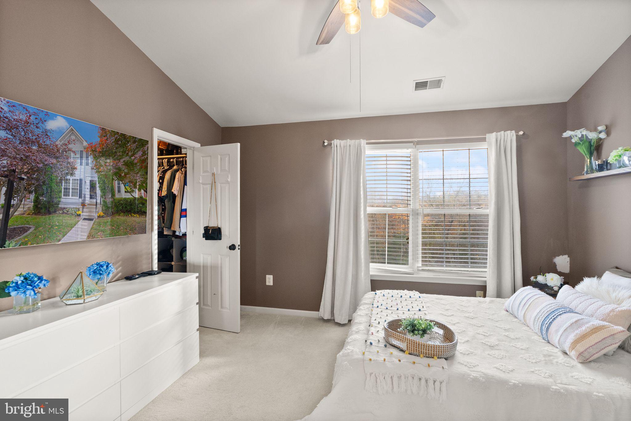 ASHBURN FARM - Residential